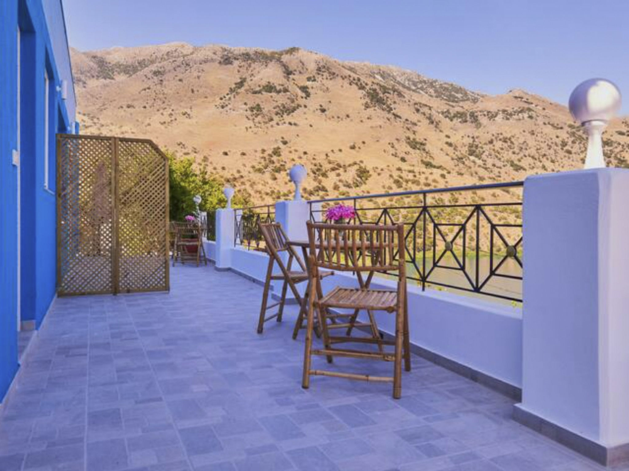 Beste familienfreundliche Villa in der Nähe des Kournas-Sees-Draußen