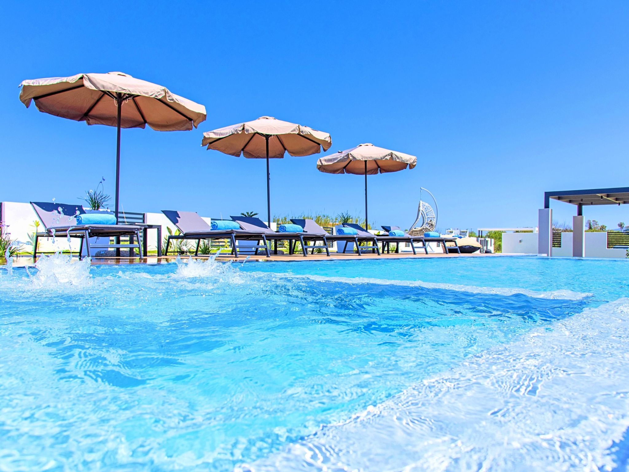 Haus in Georgioupoli mit Außenpool und atemberaubender Aussicht-Image-tags.info