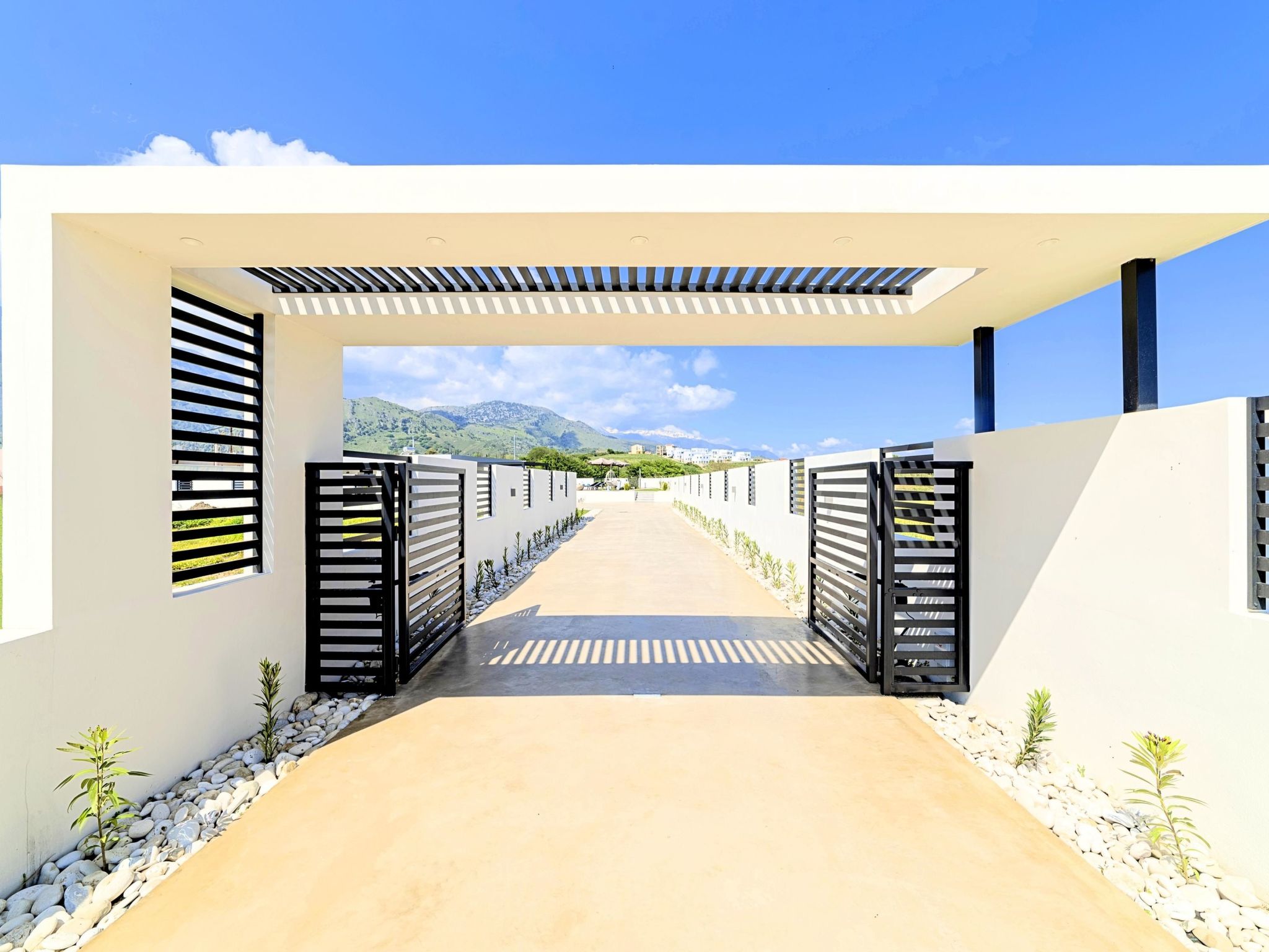 Haus in Georgioupoli mit Außenpool und atemberaubender Aussicht-Image-tags.info