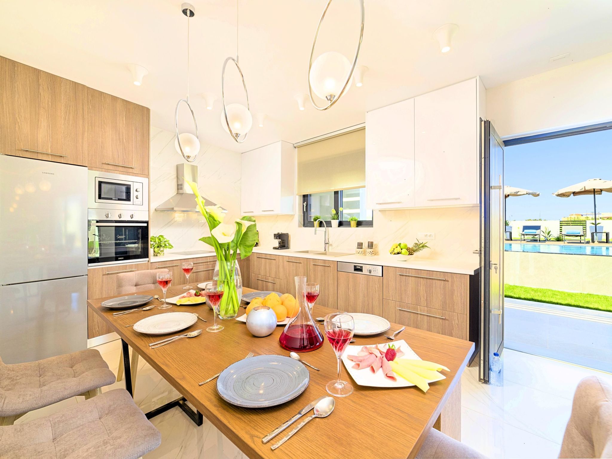 Haus in Georgioupoli mit Außenpool und atemberaubender Aussicht-Image-tags.info