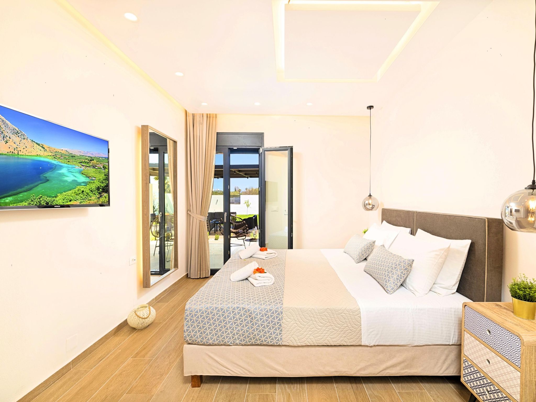 Haus in Georgioupoli mit Außenpool und atemberaubender Aussicht-Image-tags.info