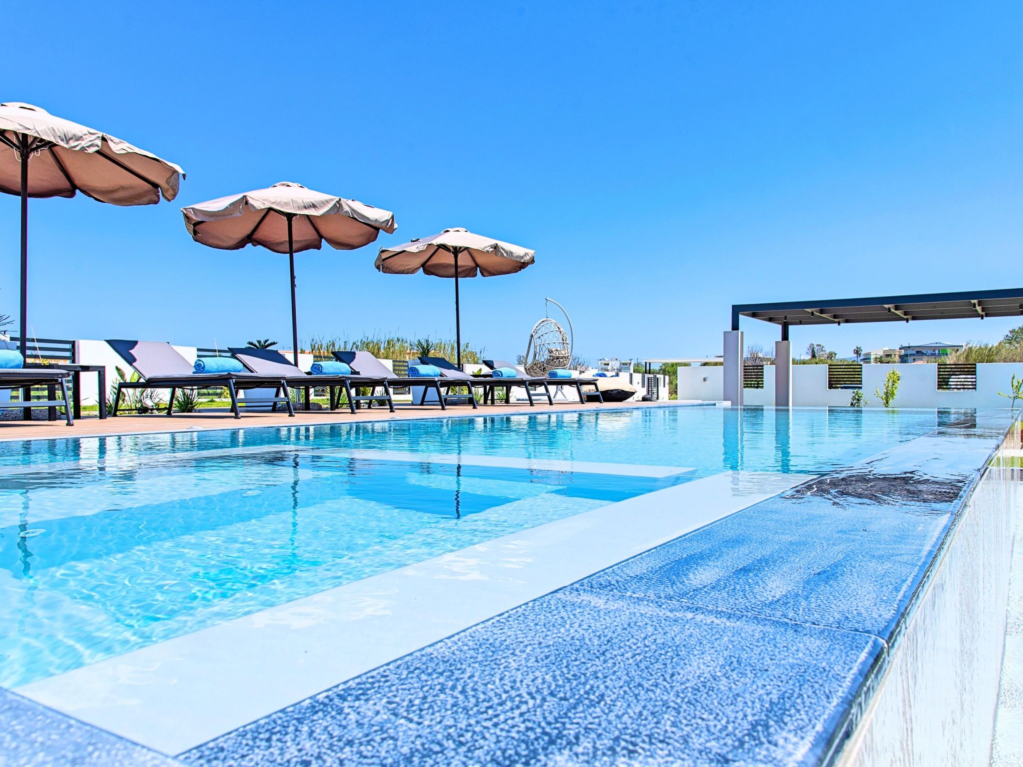 Haus in Georgioupoli mit Außenpool und atemberaubender Aussicht-Image-tags.info