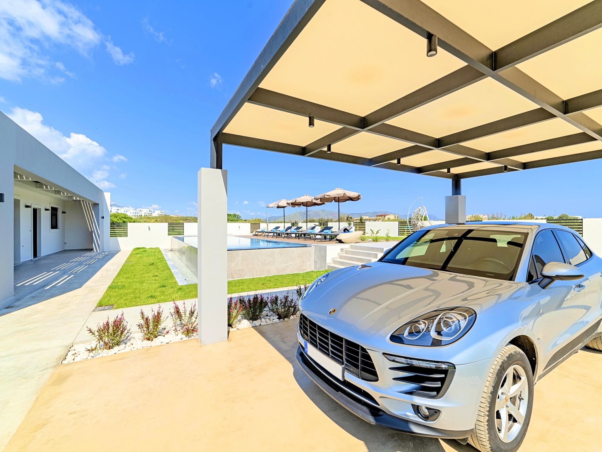 Haus in Georgioupoli mit Außenpool und atemberaubender Aussicht-Image-tags.info