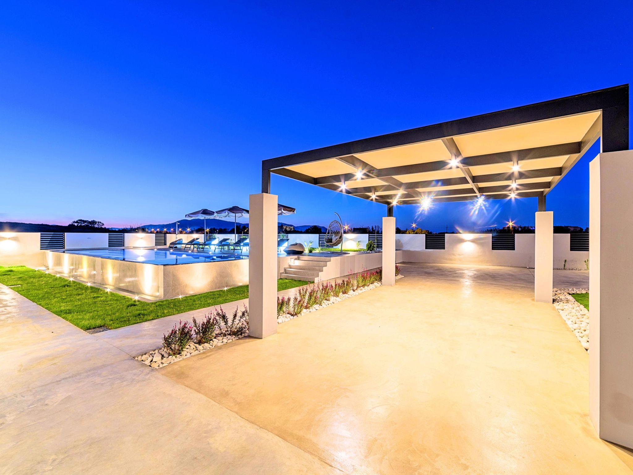 Haus in Georgioupoli mit Außenpool und atemberaubender Aussicht-Image-tags.info