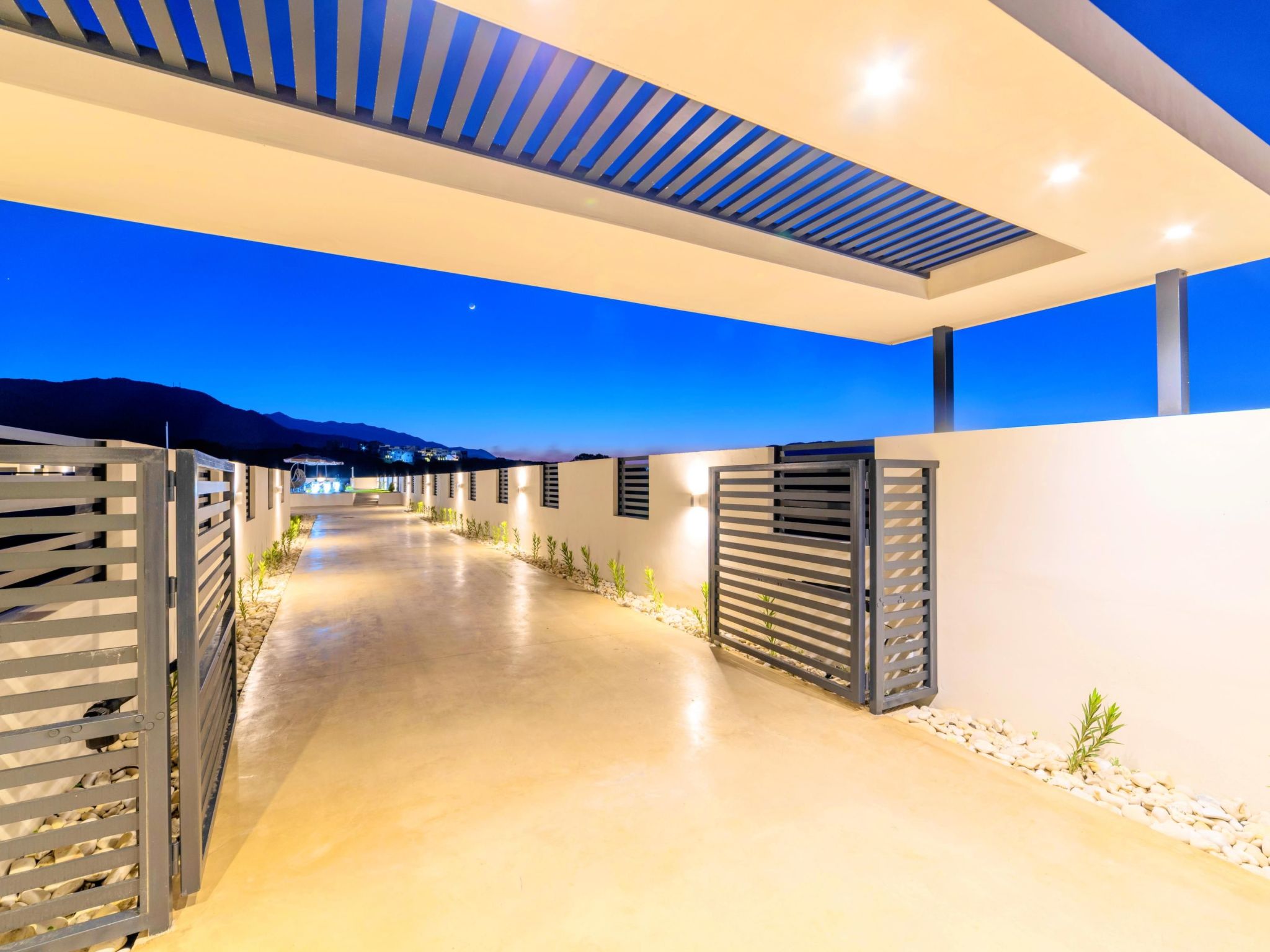 Haus in Georgioupoli mit Außenpool und atemberaubender Aussicht-Image-tags.info