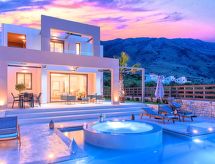 "Minaos8" mit privatem Pool