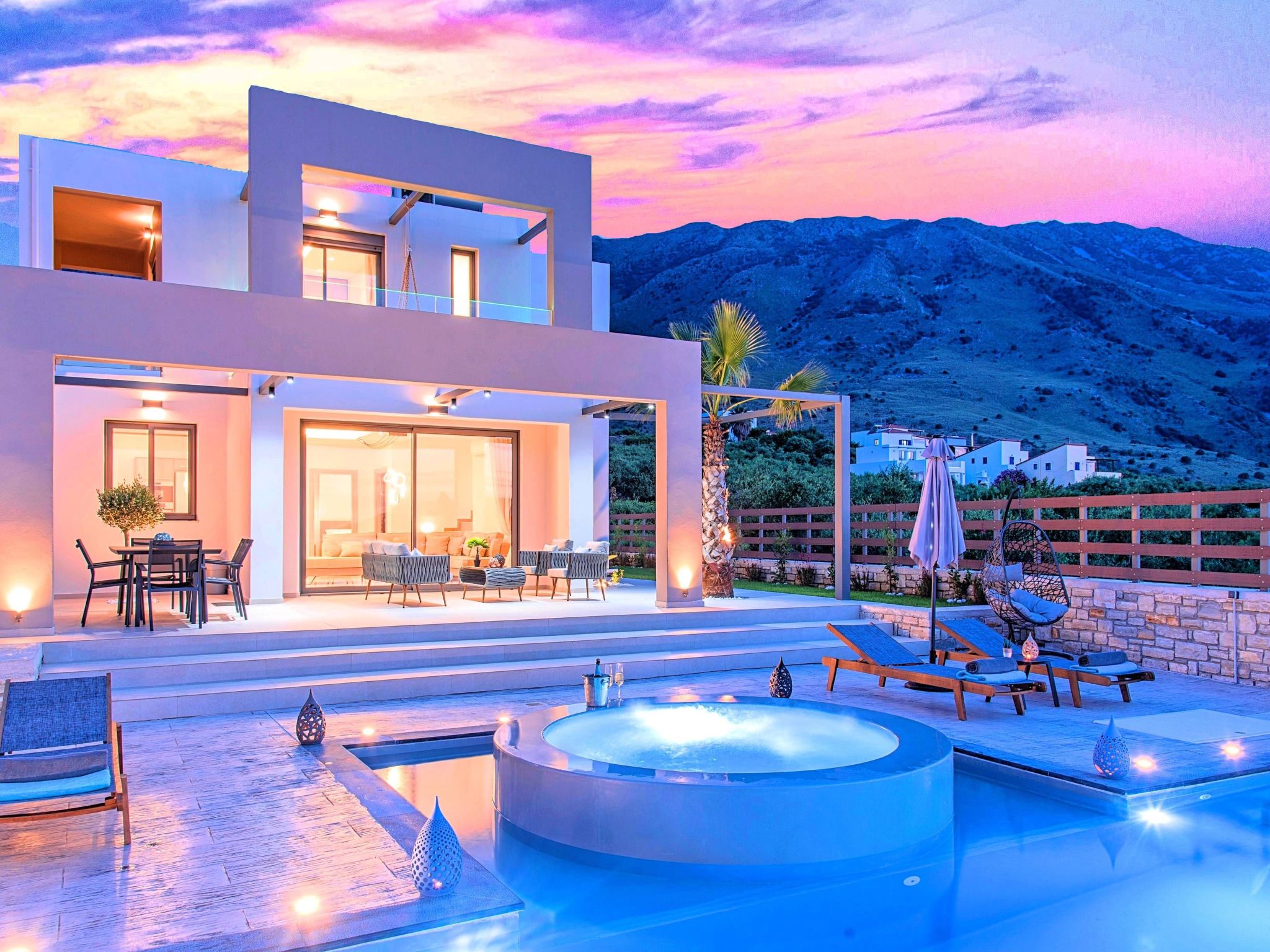 "Minaos8" mit privatem Pool