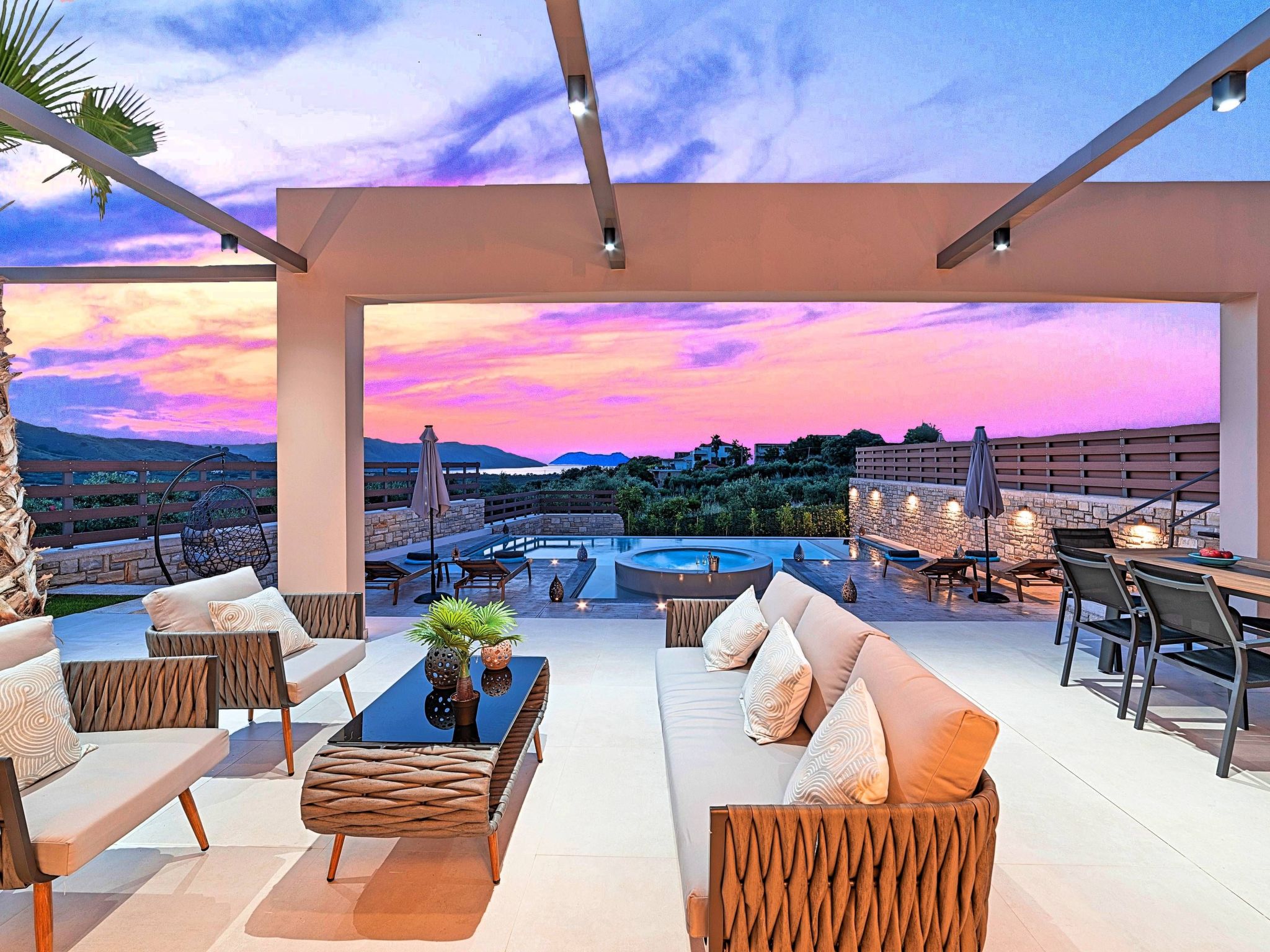 "Minaos8" mit privatem Pool