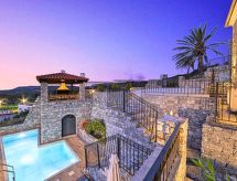 Villa Akrothea: Ruime privévilla met verwarmd zwembad bij Georgioupoli - thumbnail 1
