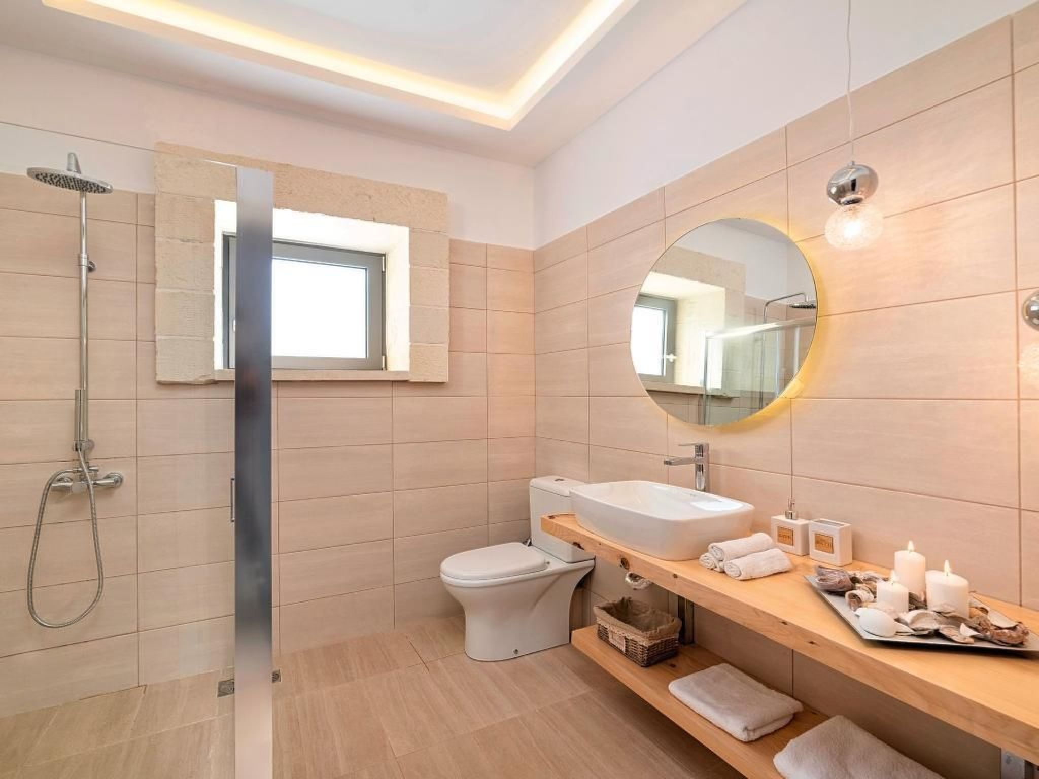 "Orientem Villa" mit beheiztem Pool-Image-tags.info