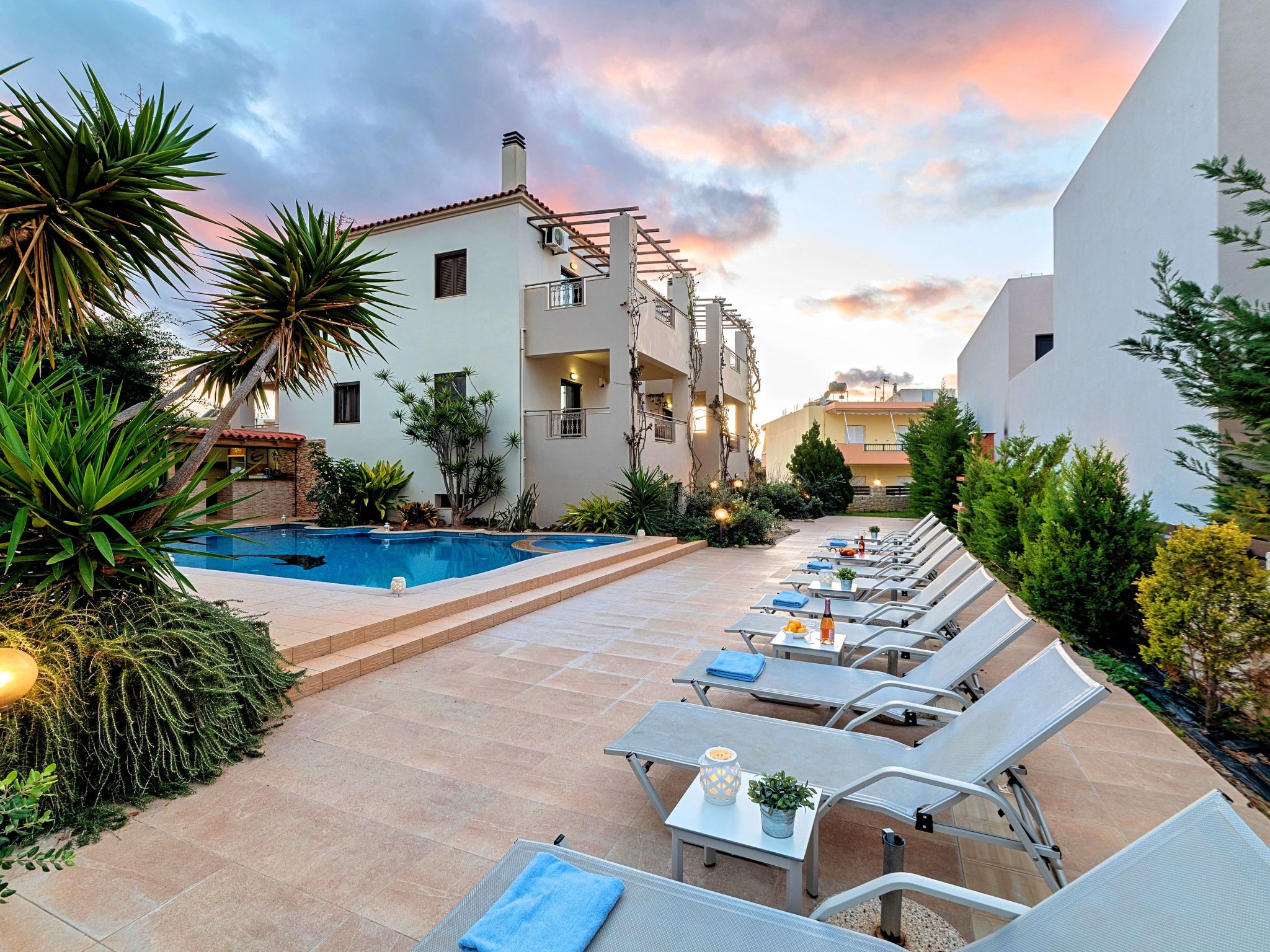 Für 28 Personen in Skaleta, Kreta (Nordküste Kretas)-Image-tags.info