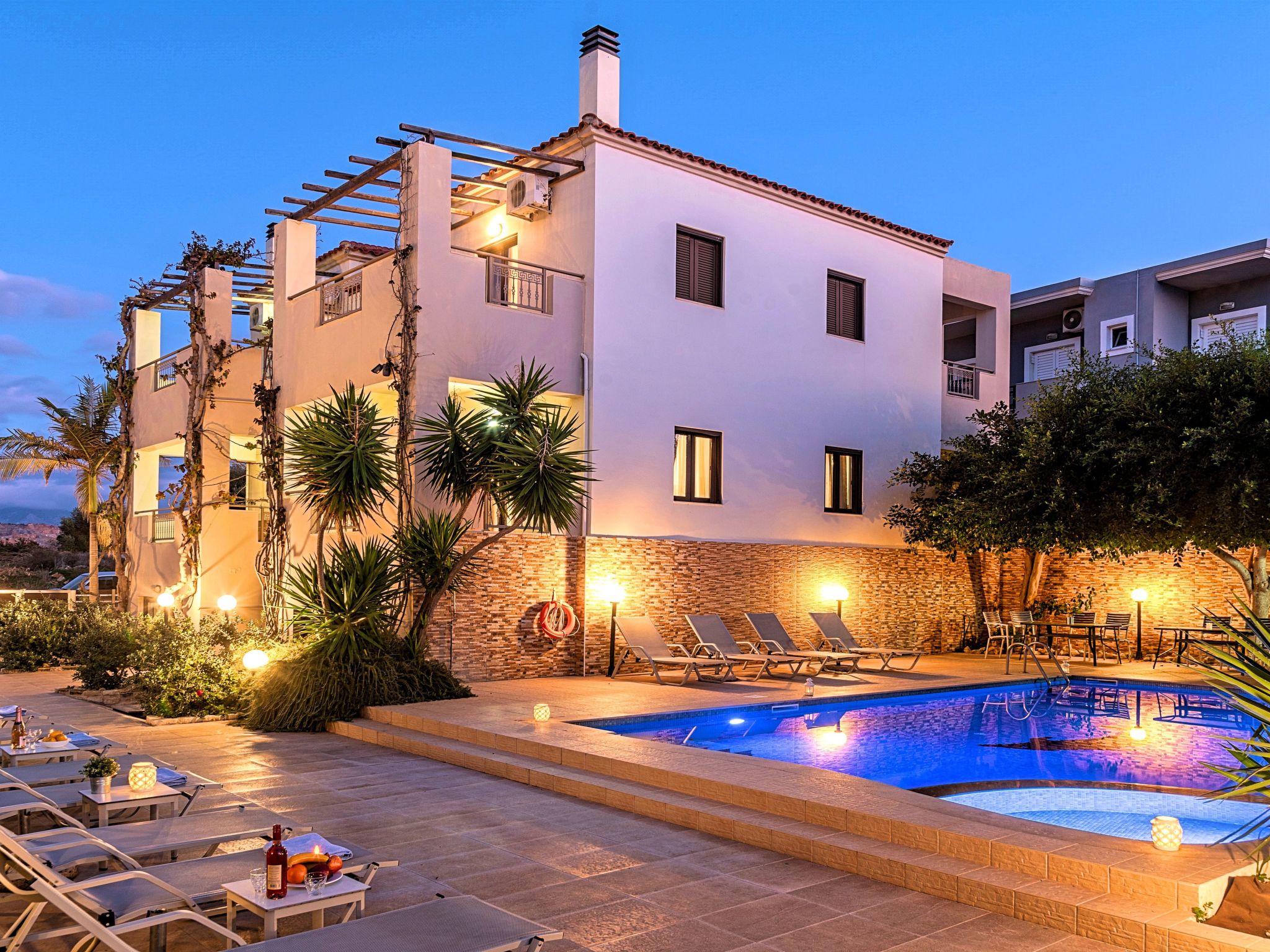 Für 28 Personen in Skaleta, Kreta (Nordküste Kretas)-Image-tags.info