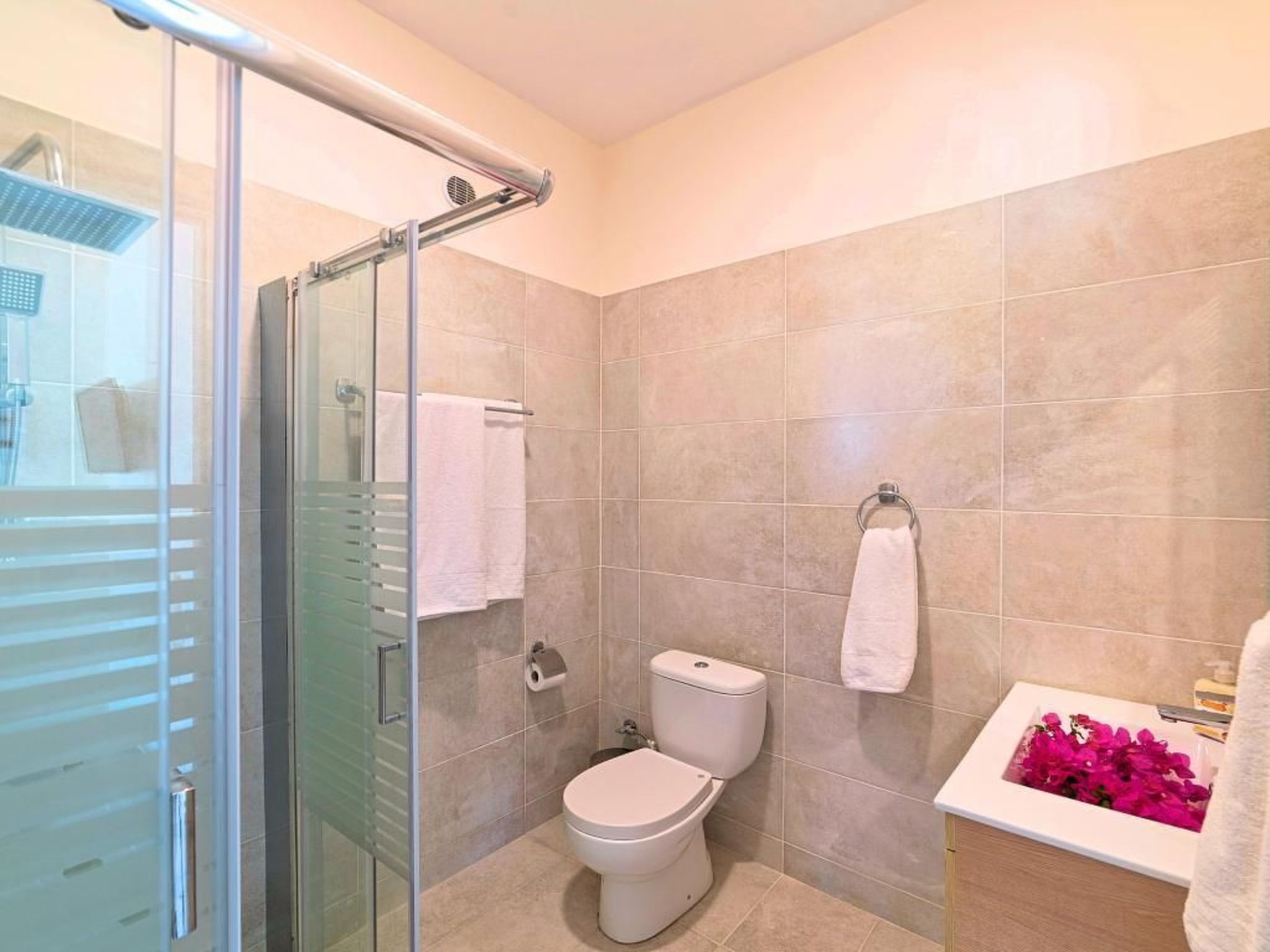 Villa "Grand View" mit Blick auf das Wasser-Image-tags.info