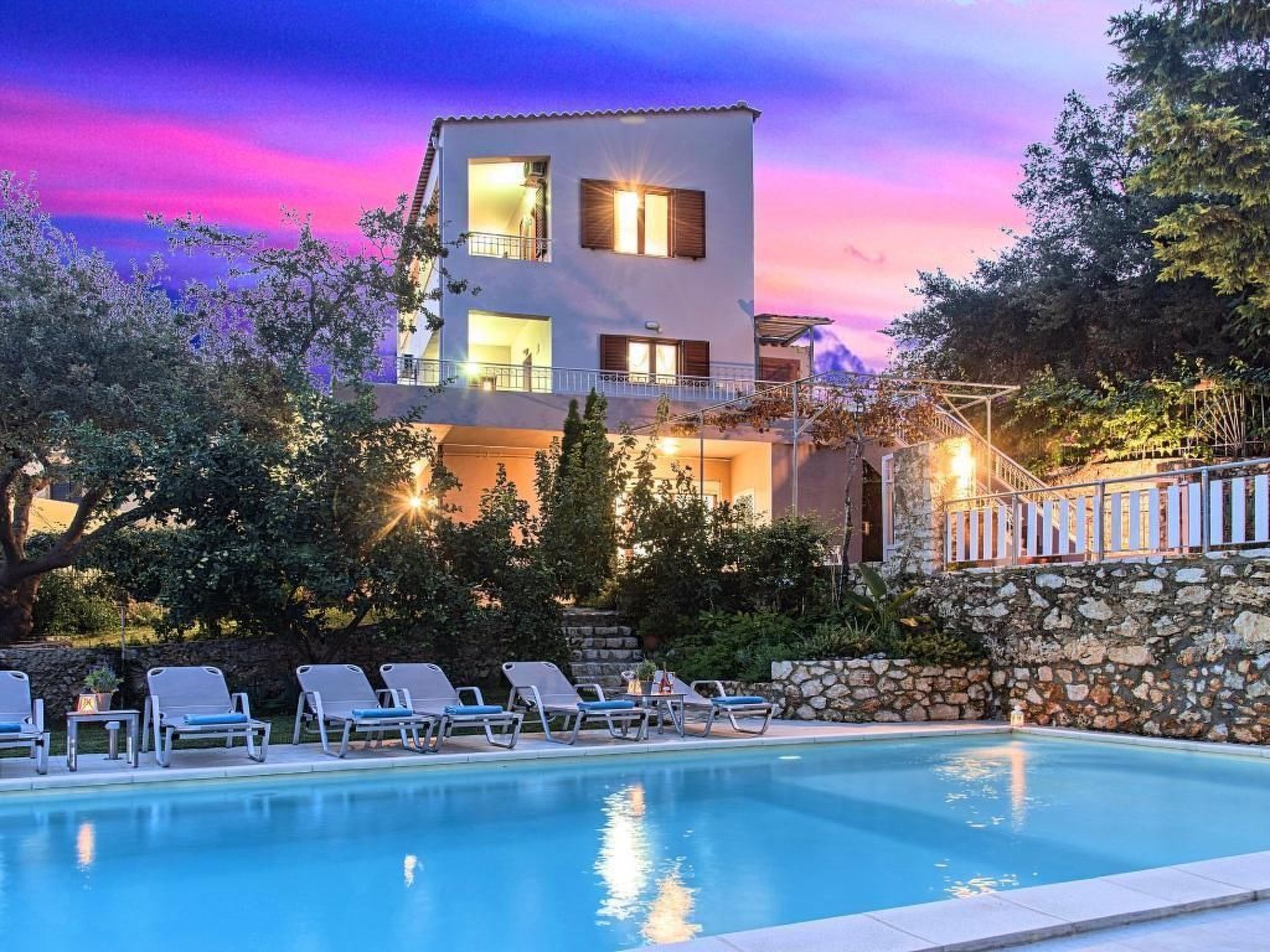 Villa "Grand View" mit Blick auf das Wasser-Image-tags.info