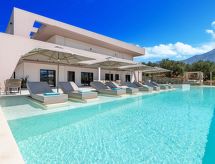 Celestial Villa met privézwembad en jacuzzi voor 14 personen in Georgioupoli - thumbnail 1