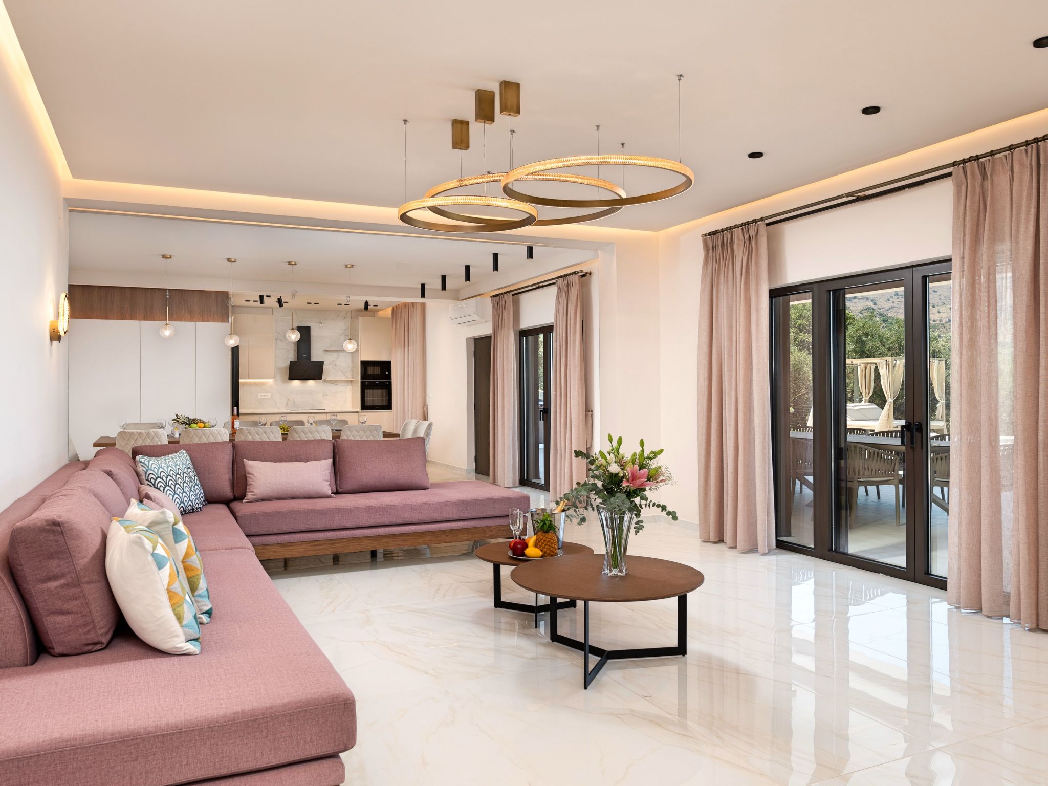 Celestial Villa Privater Pool und Jacuzzi-Drinnen