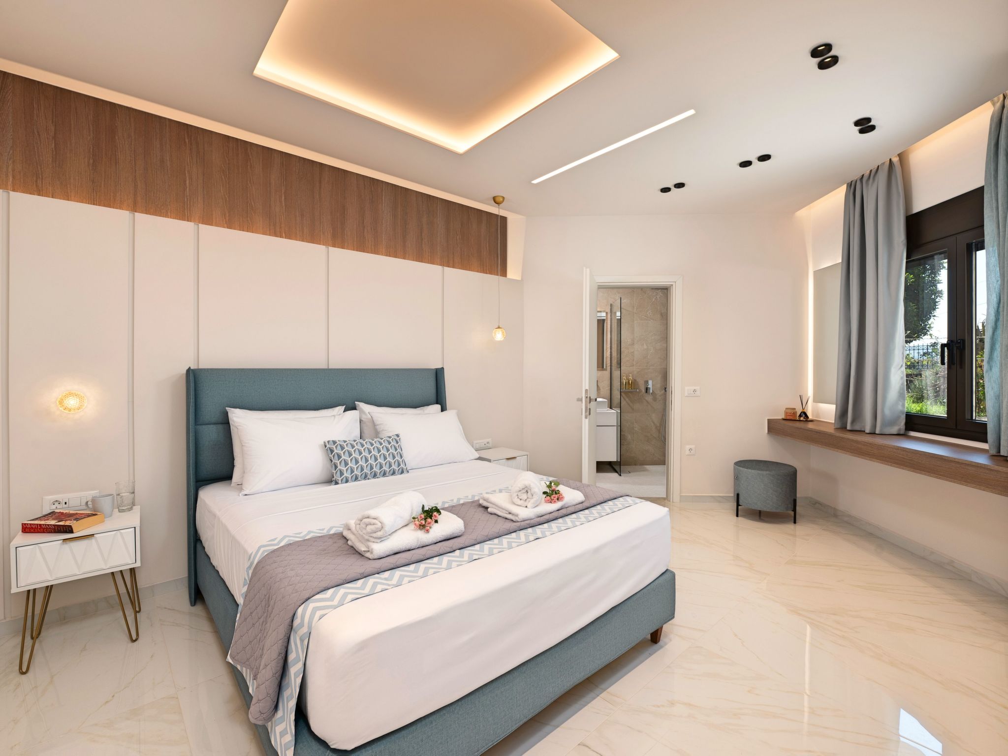 Celestial Villa Privater Pool und Jacuzzi-Drinnen