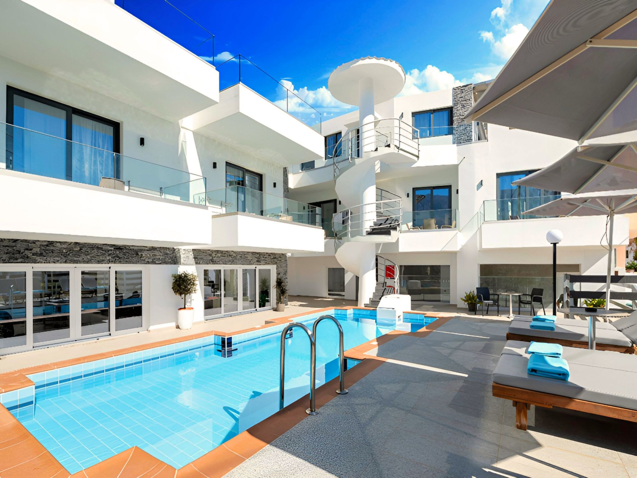 Pnoe Beachside Suite-Binnen