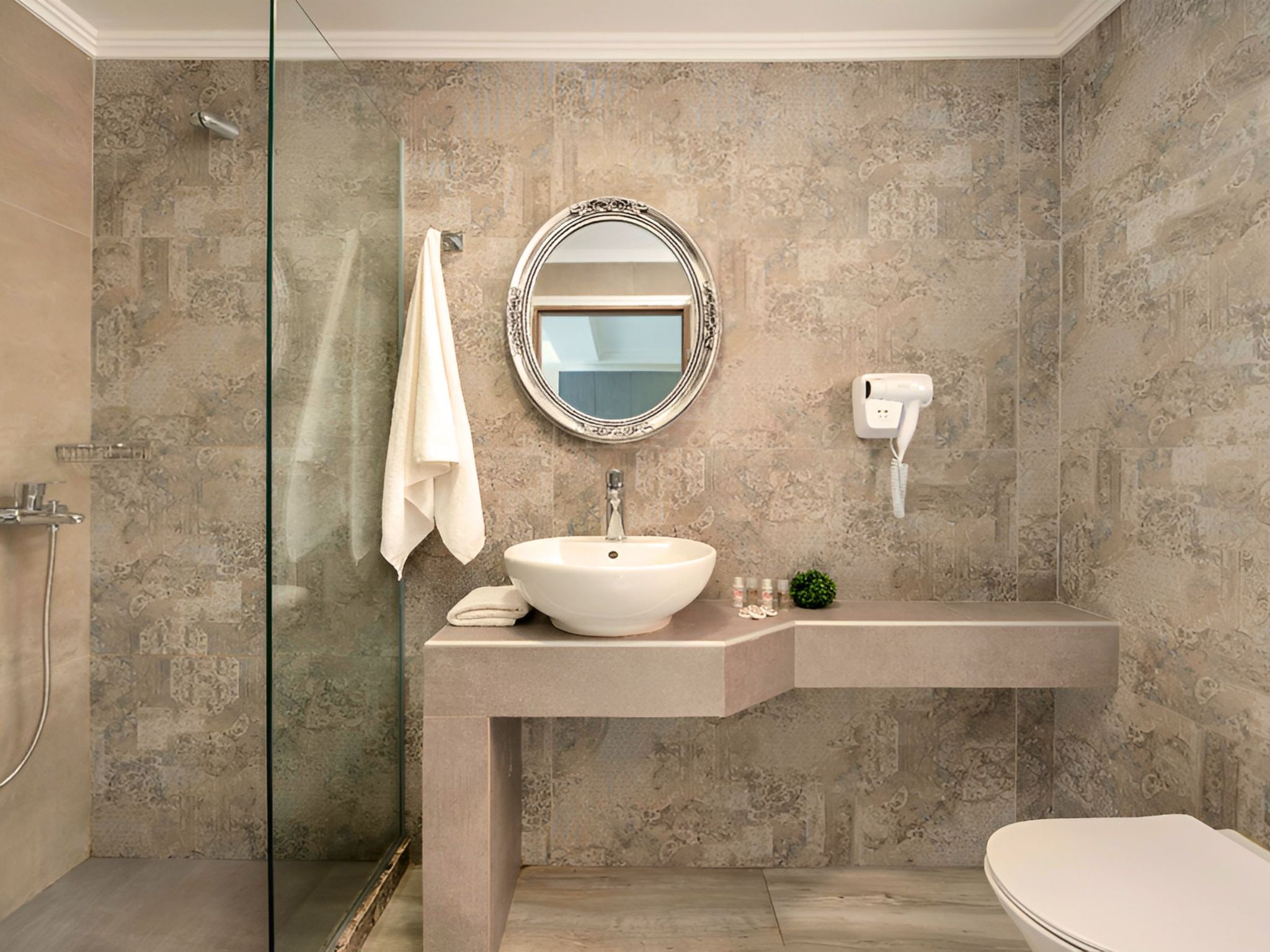 Pnoe Beachside Studio-Inside