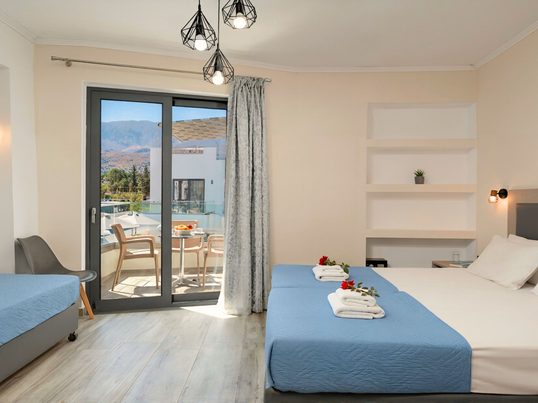 Pnoe Beachside Studio-Inside