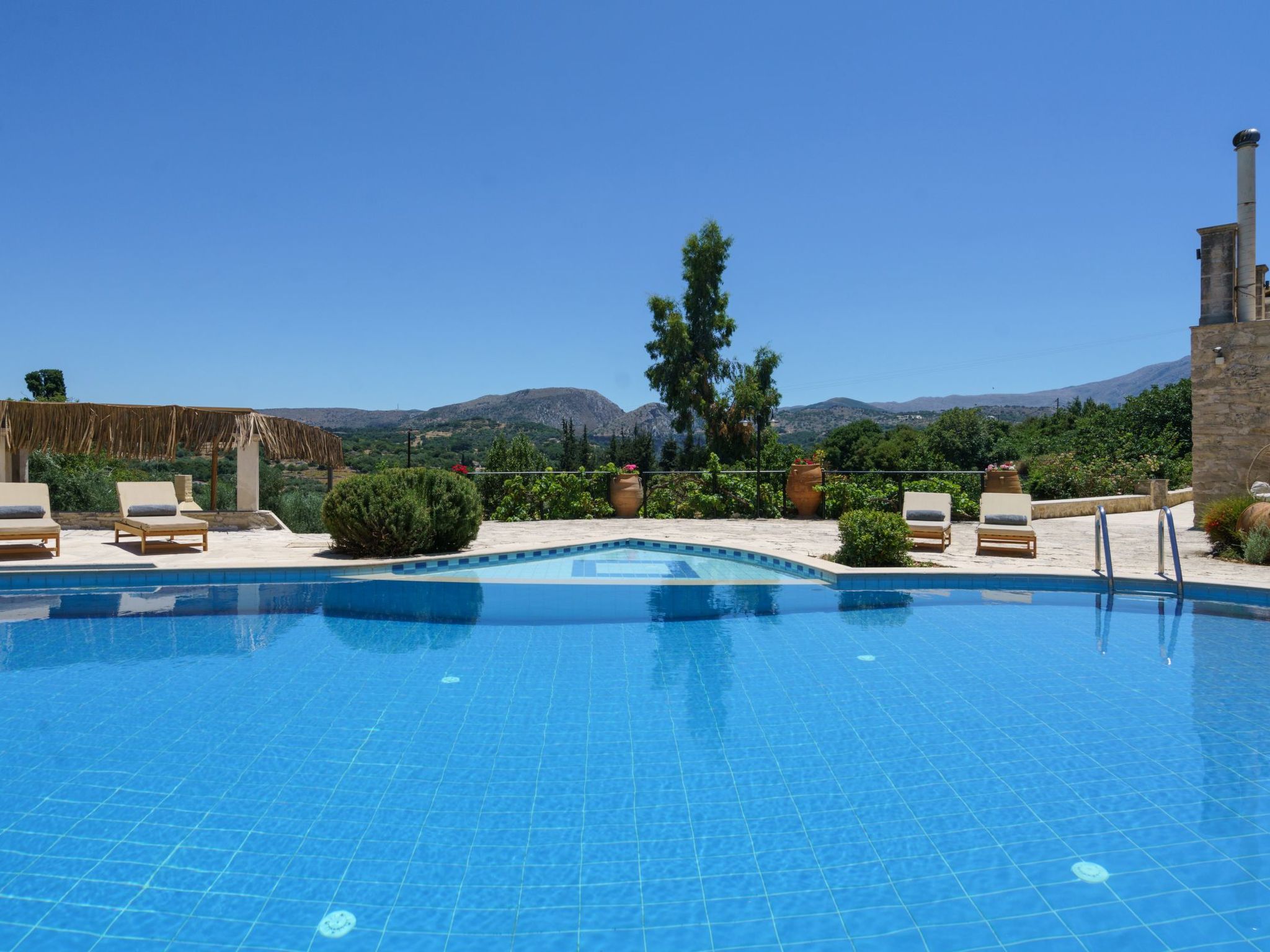 Neue Villa Myre 3, Privater Pool und 3 Wohnungen-Dehors