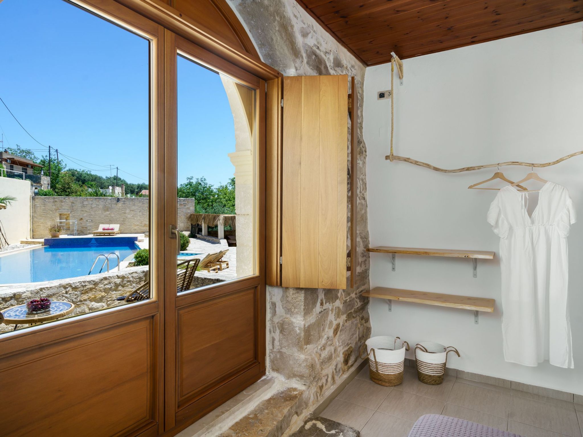 Neue Villa Myre 3, Privater Pool und 3 Wohnungen-Dedans