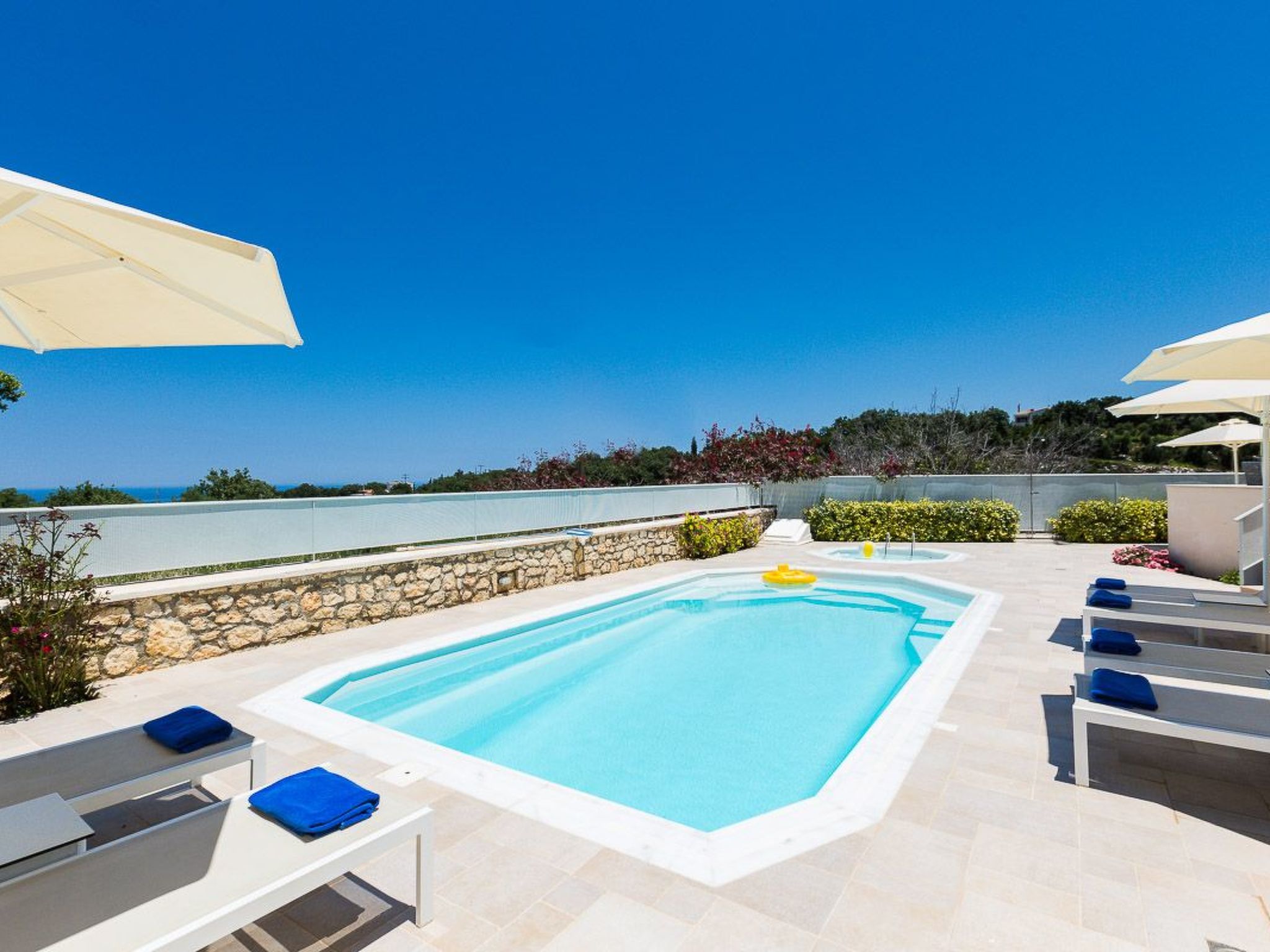 Deluxe Villa Ianthos - Whirlpool im Freien, Kinderpool