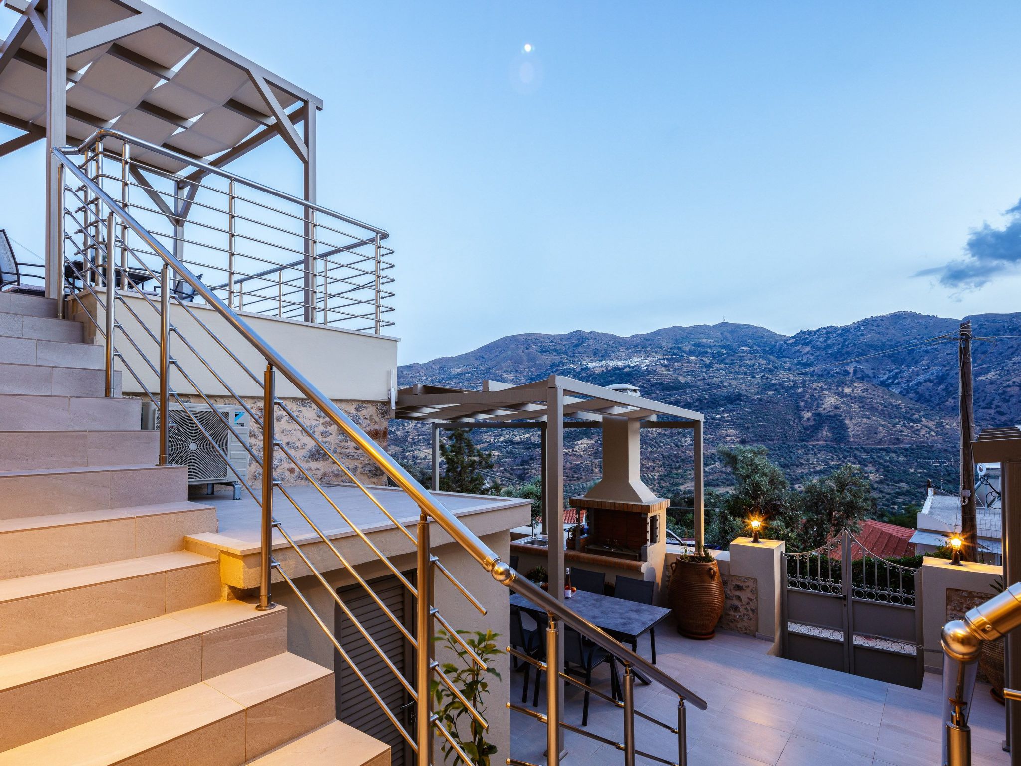 Berghütte "Kedros Villa" mit Bergblick-Buiten
