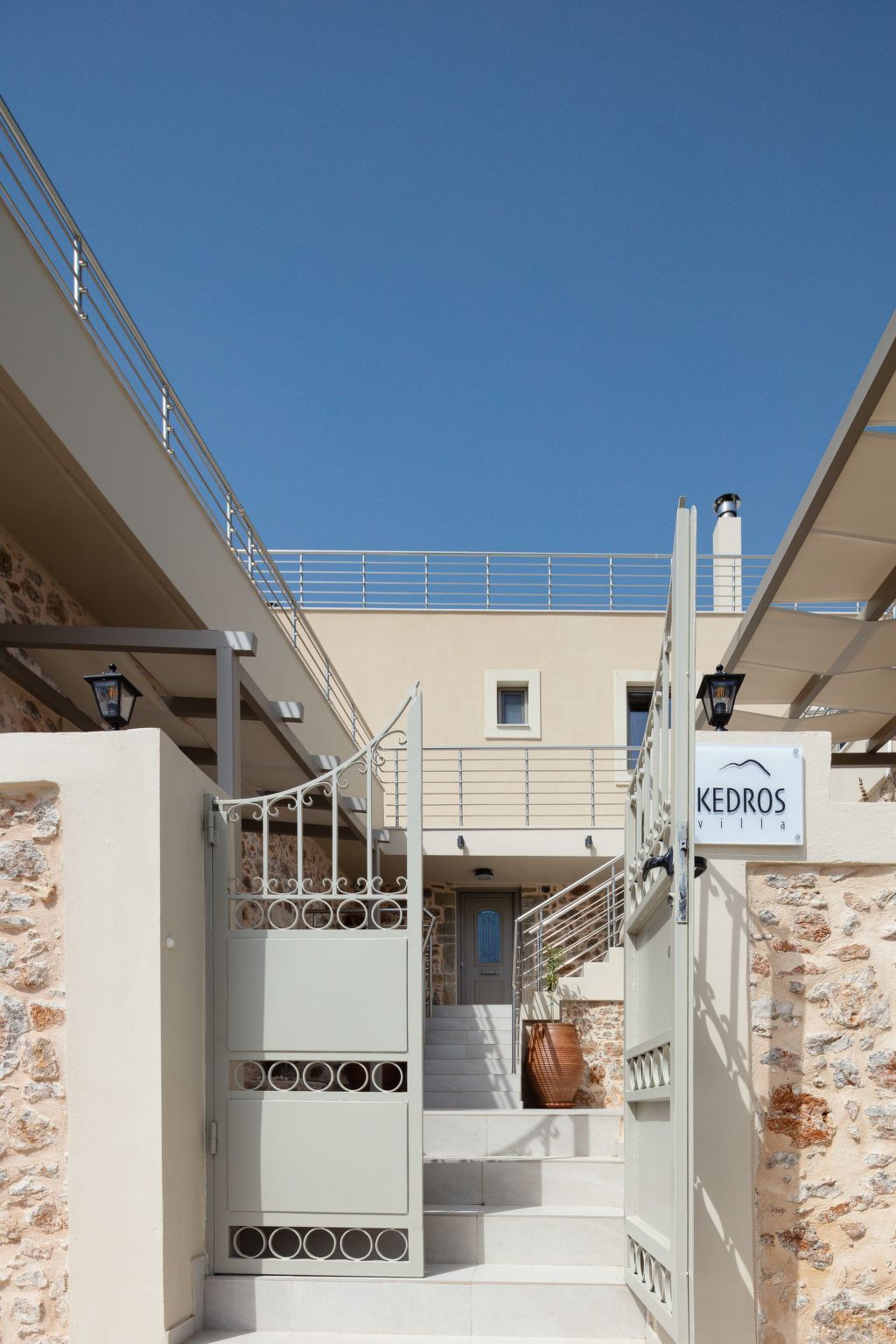 Berghütte "Kedros Villa" mit Bergblick-Buiten