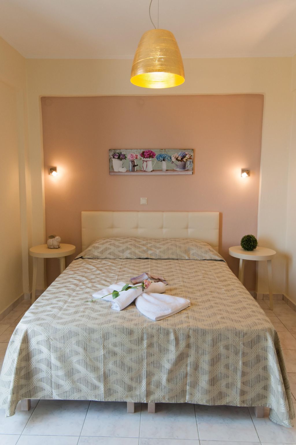 In Panormos mit kleinem Garten,Pool-Dedans