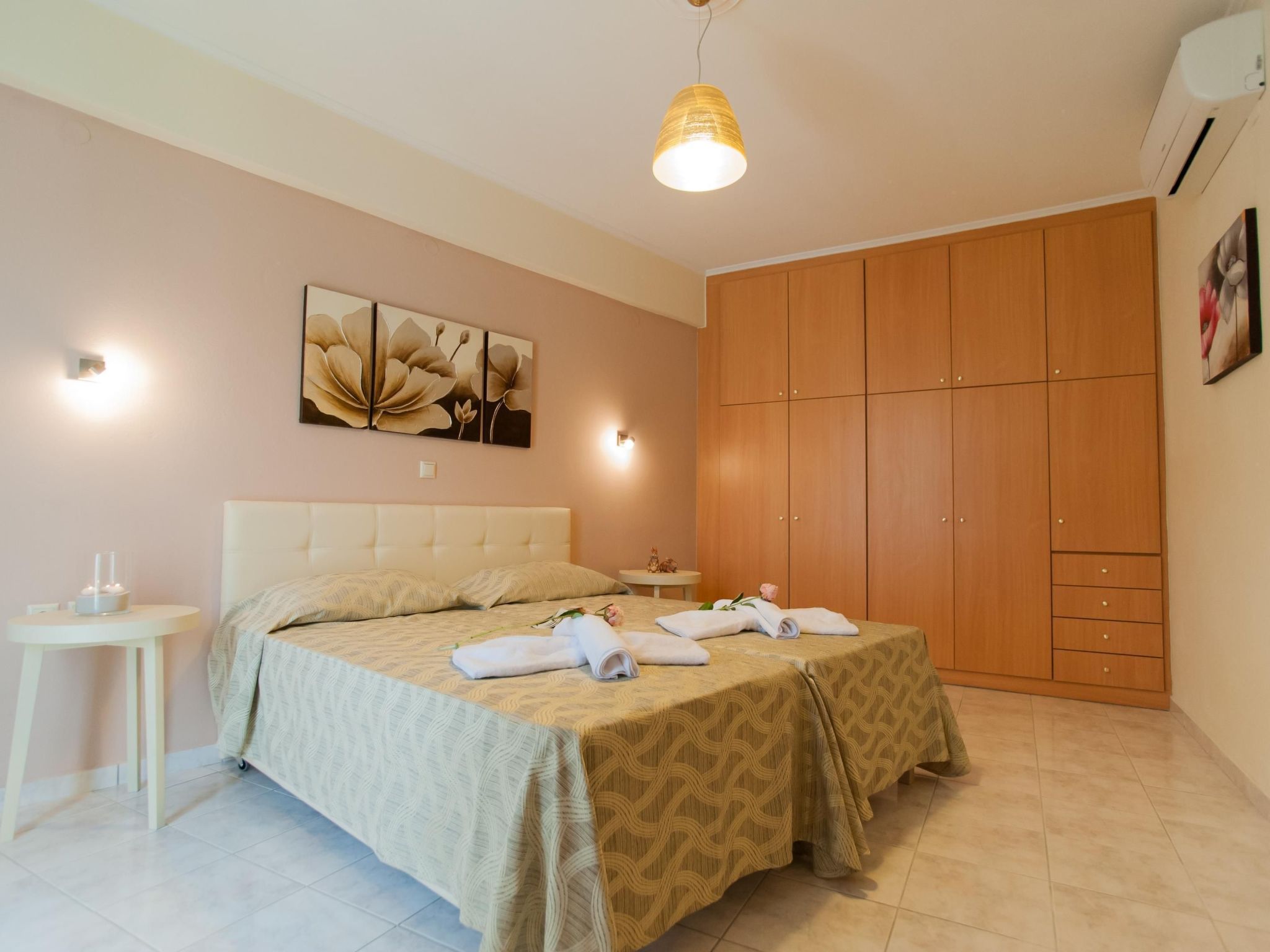 In Panormos mit kleinem Garten,Pool-Dedans