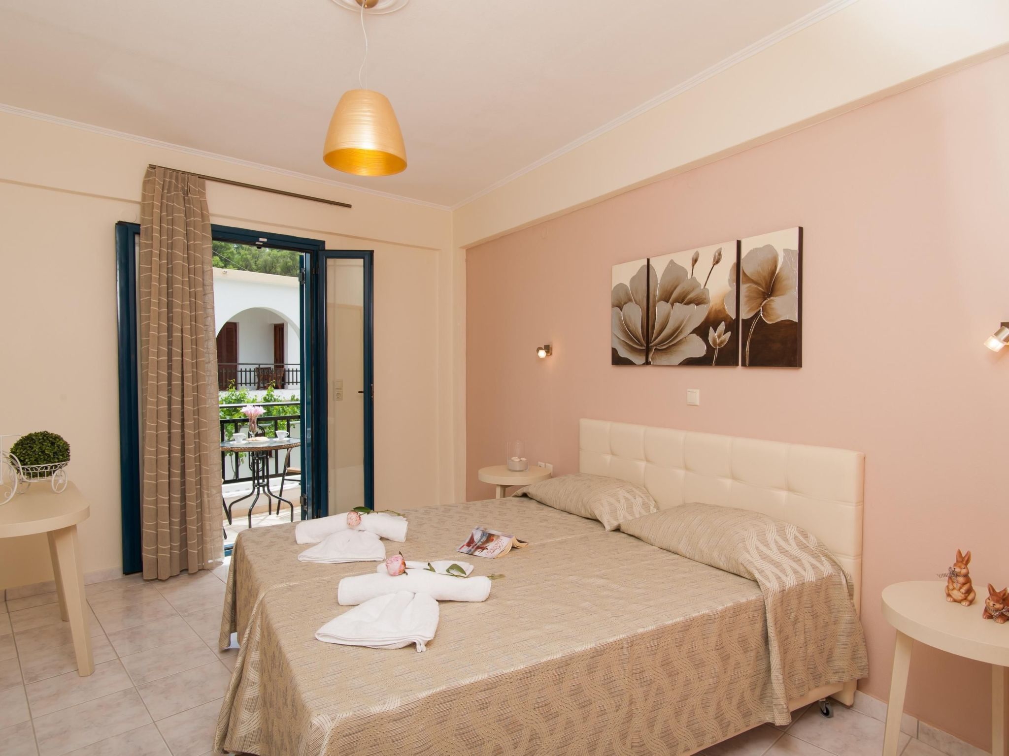 In Panormos mit kleinem Garten,Pool-Dedans