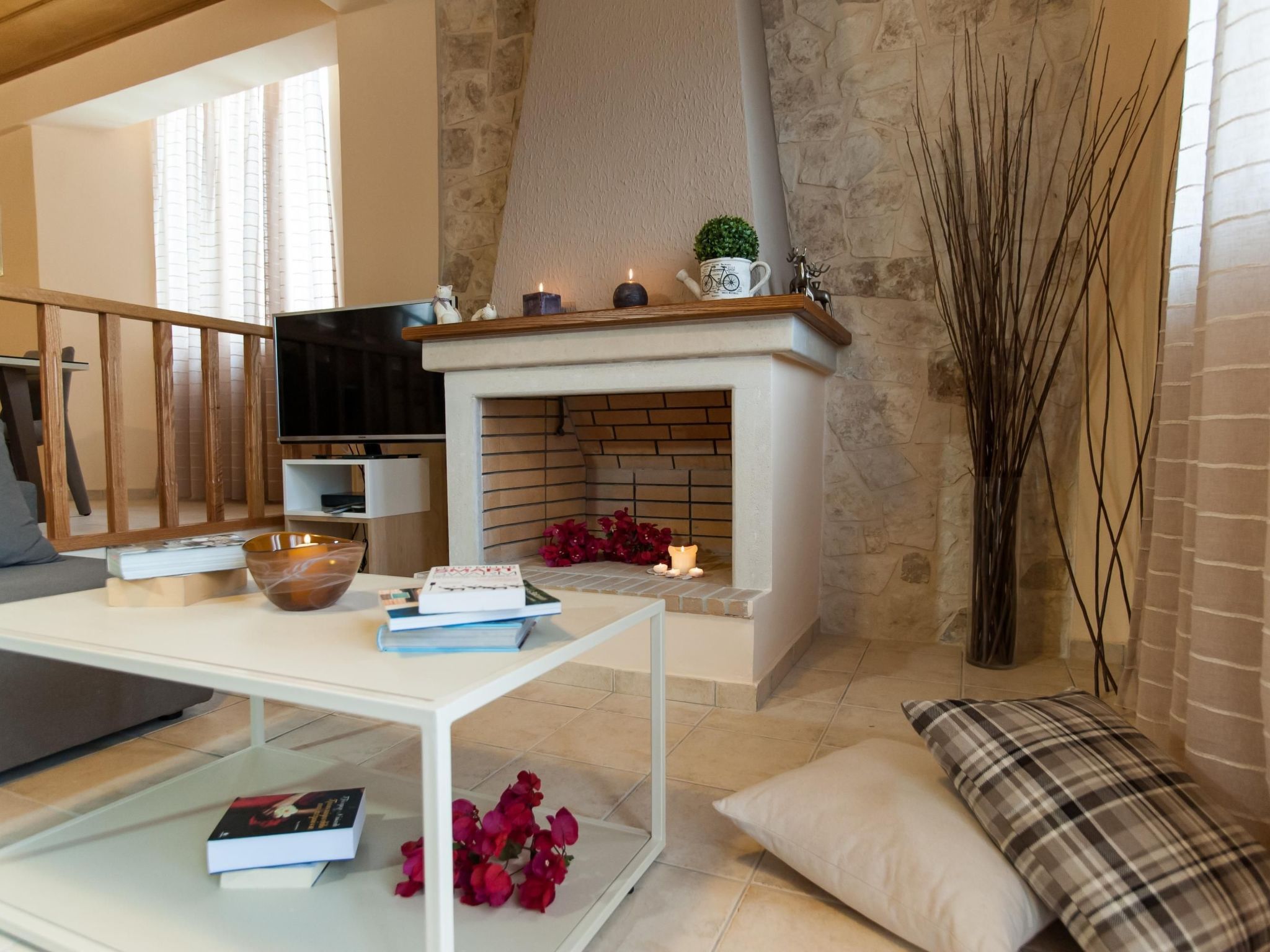 In Panormos mit kleinem Garten,Pool-Dedans