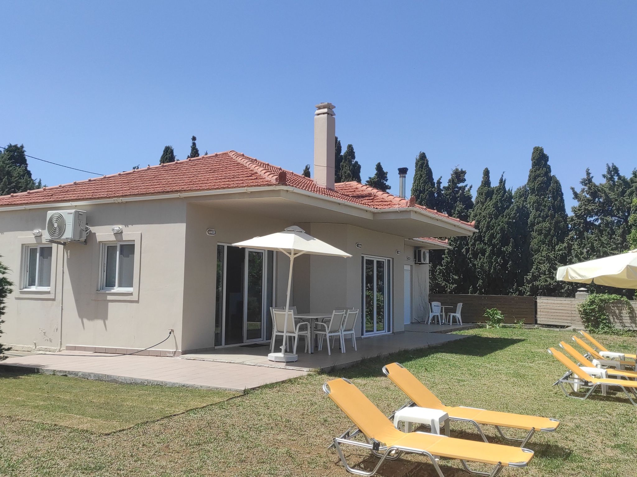 Sea Breeze Villa, atemberaubender Garten mit Meerblick-Binnen