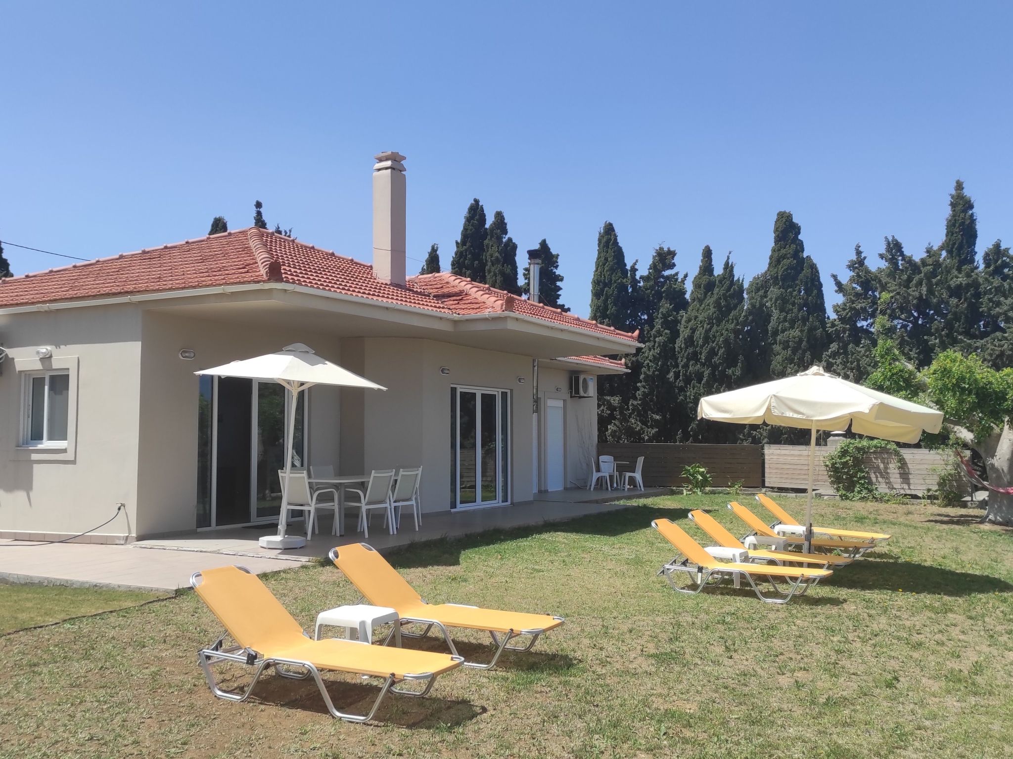 Sea Breeze Villa, atemberaubender Garten mit Meerblick-Binnen