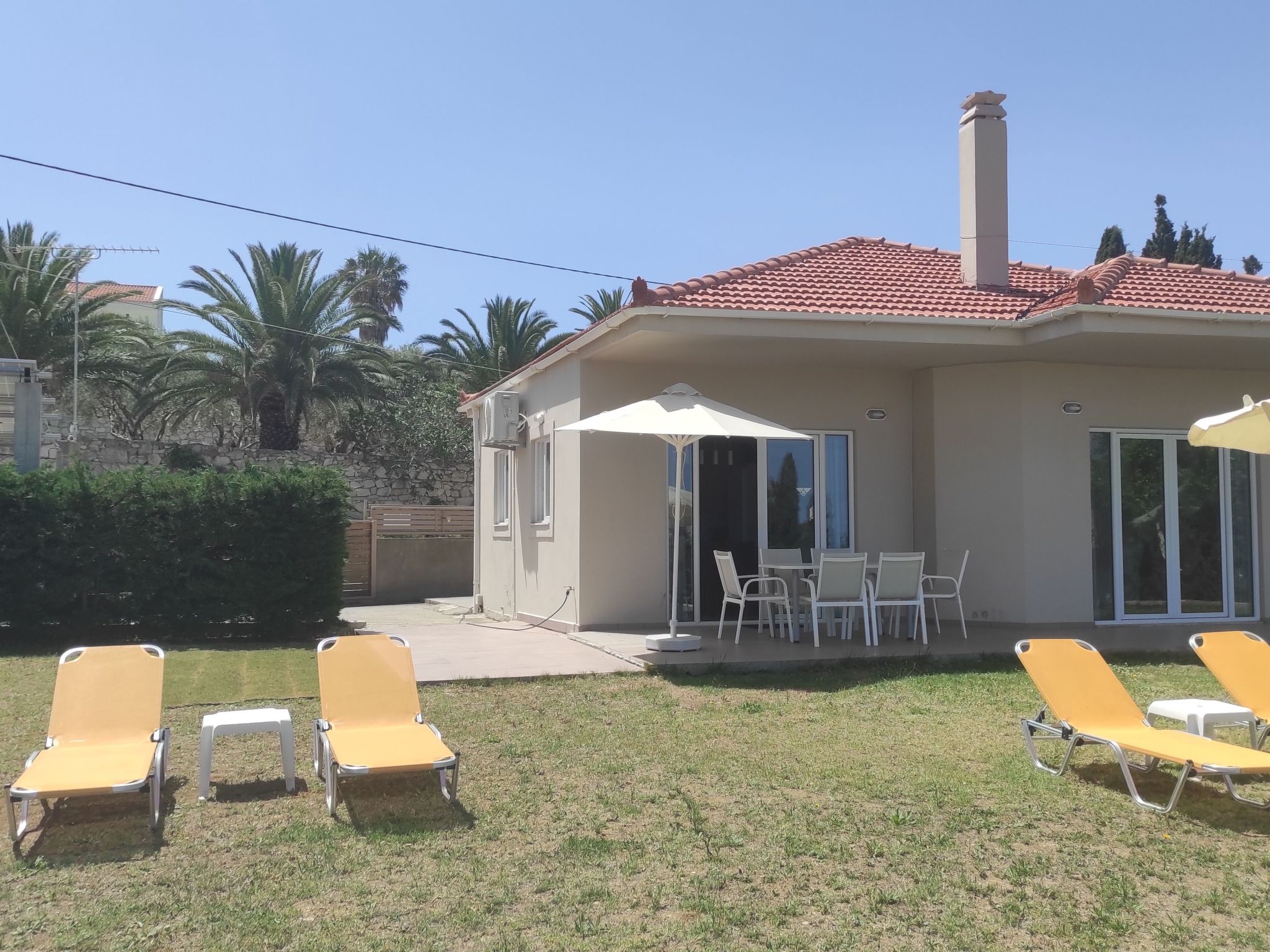 Sea Breeze Villa, atemberaubender Garten mit Meerblick-Binnen