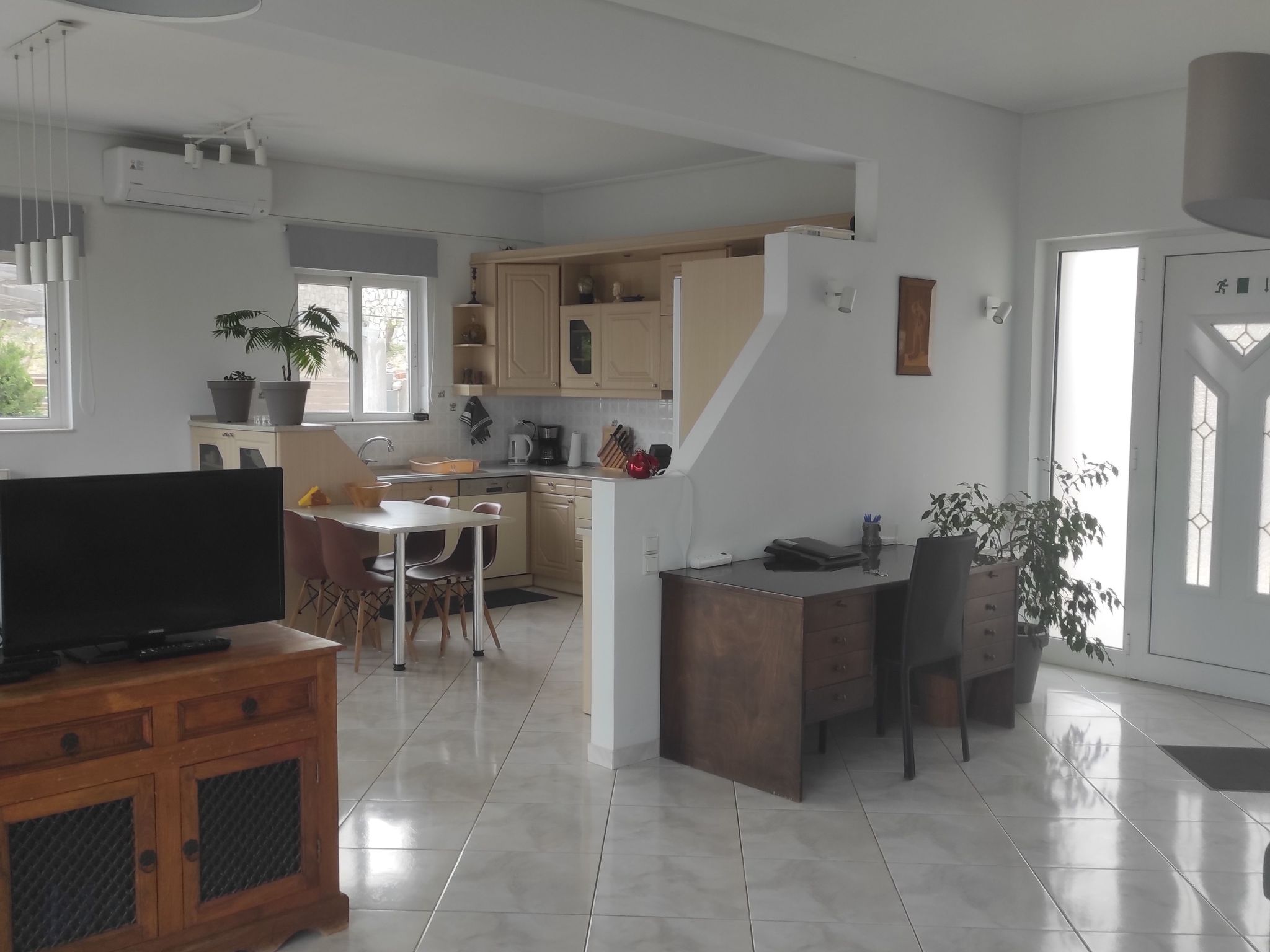 Sea Breeze Villa, atemberaubender Garten mit Meerblick-Binnen