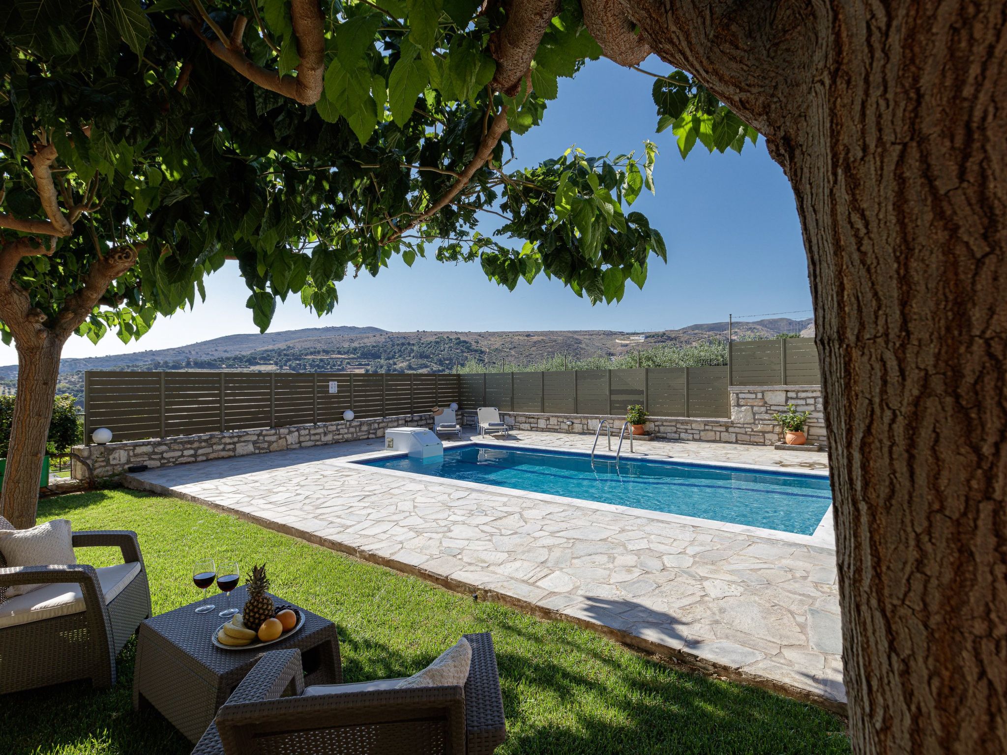 Familienvilla mit Pool und Tischtennisplatte-Outside