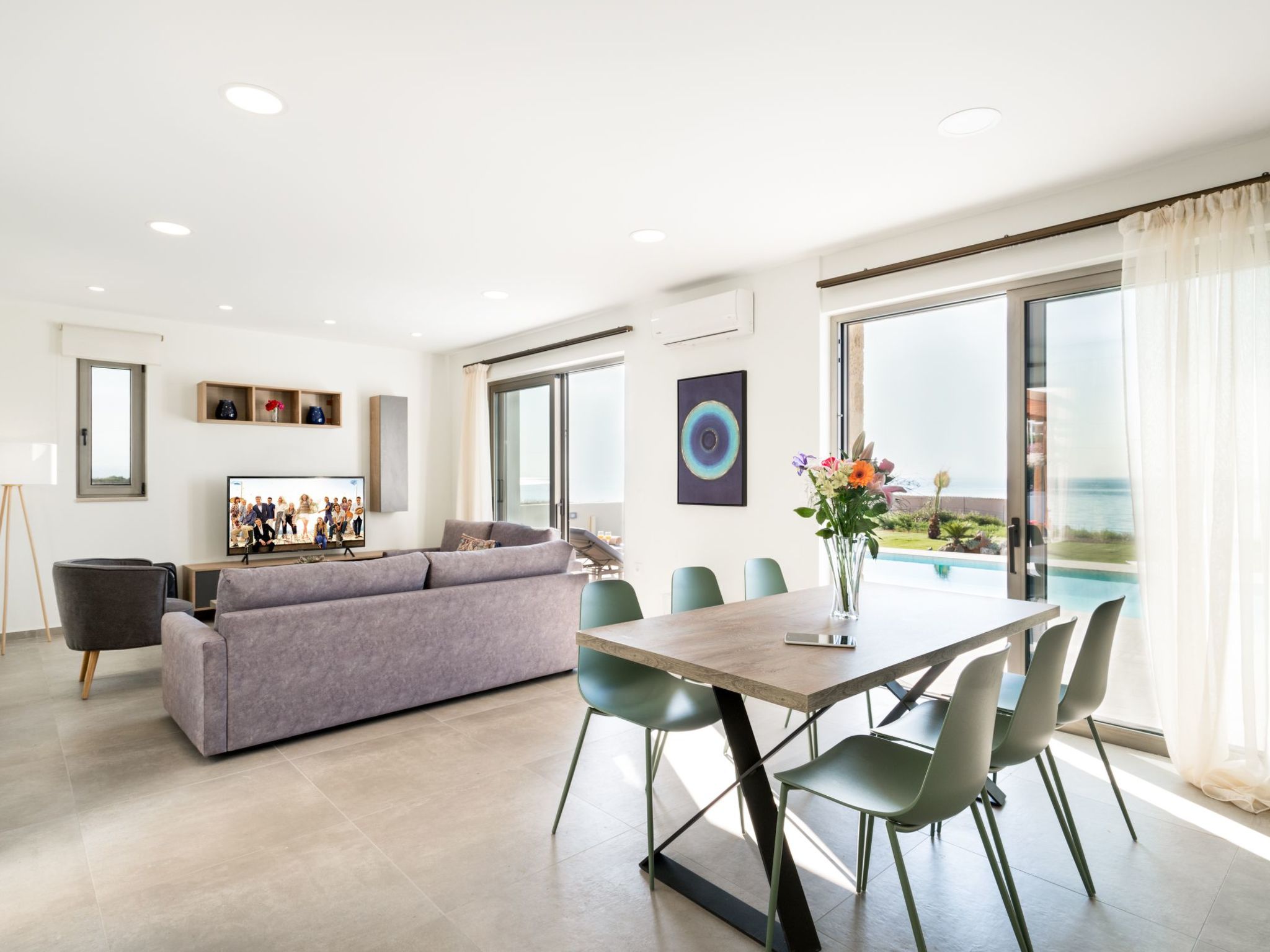 Villa am Strand mit Pool, Kinderbereich und BBQ-Inside