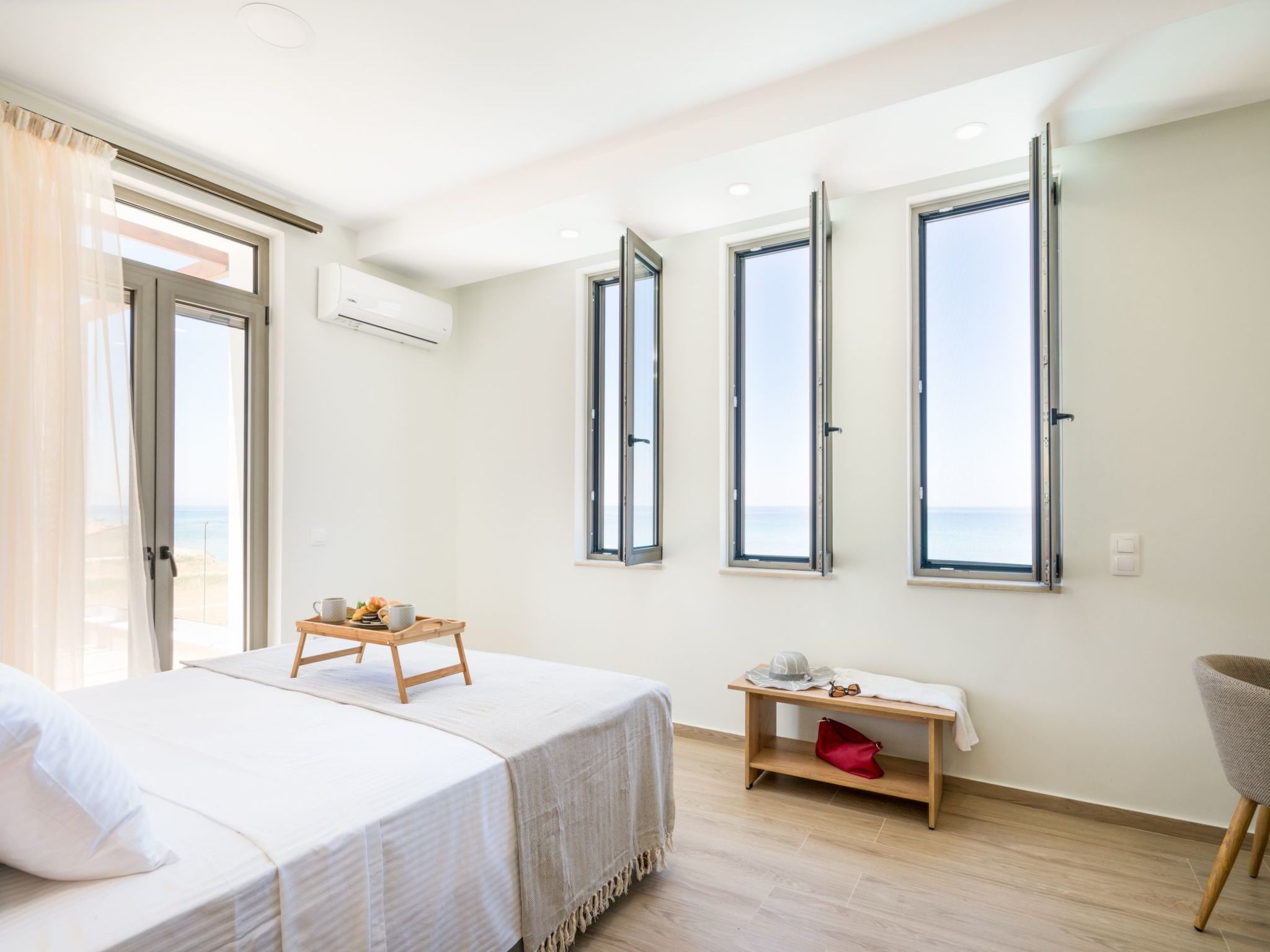 Villa am Strand mit Pool, Kinderbereich und BBQ-Inside