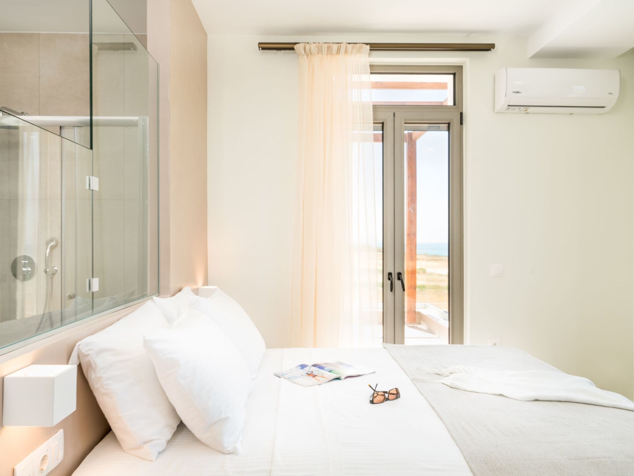 Villa am Strand mit Pool, Kinderbereich und BBQ-Inside