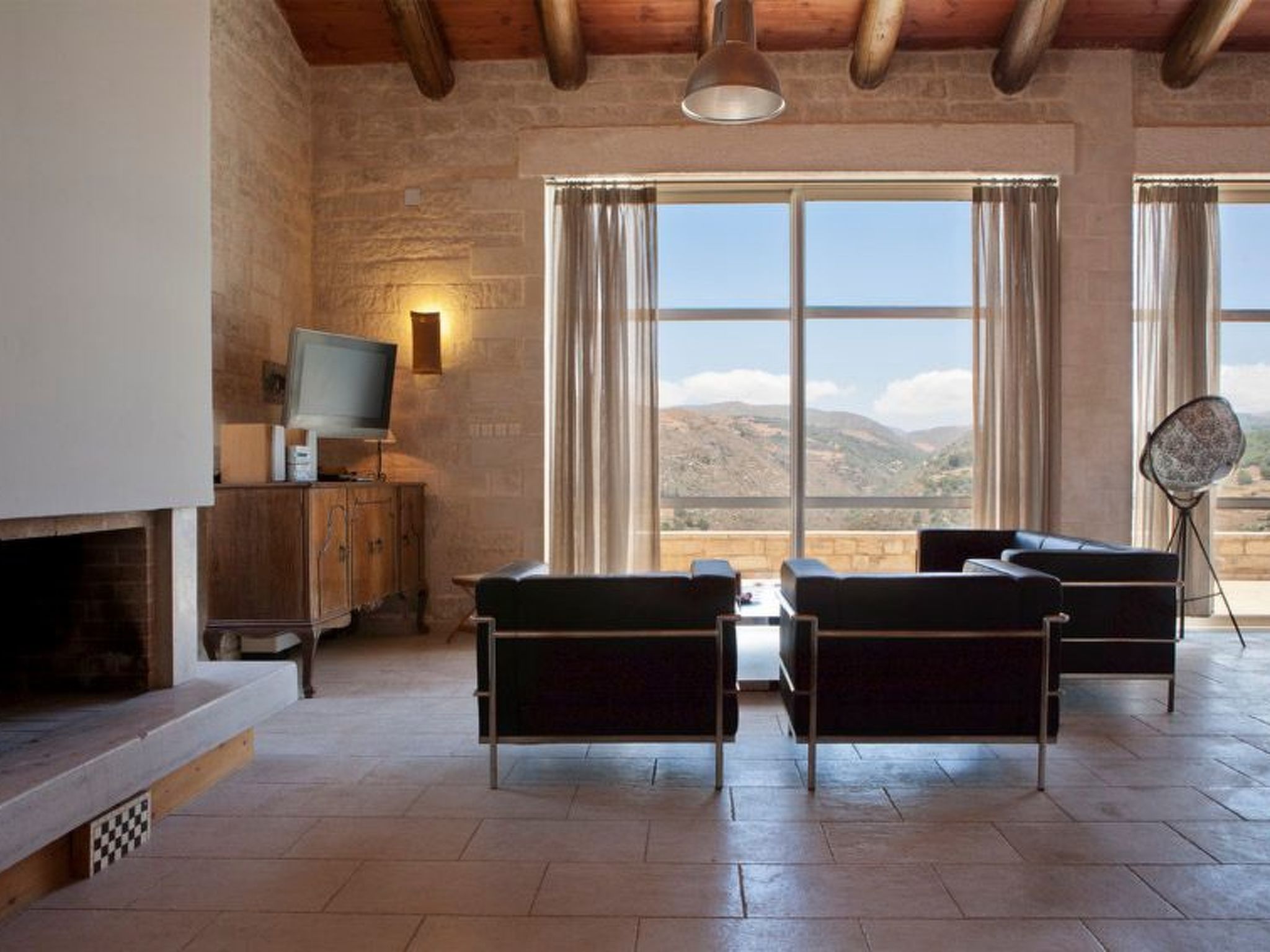 Villa aus Stein mit privatem Pool und BBQ-Bereich-Inside