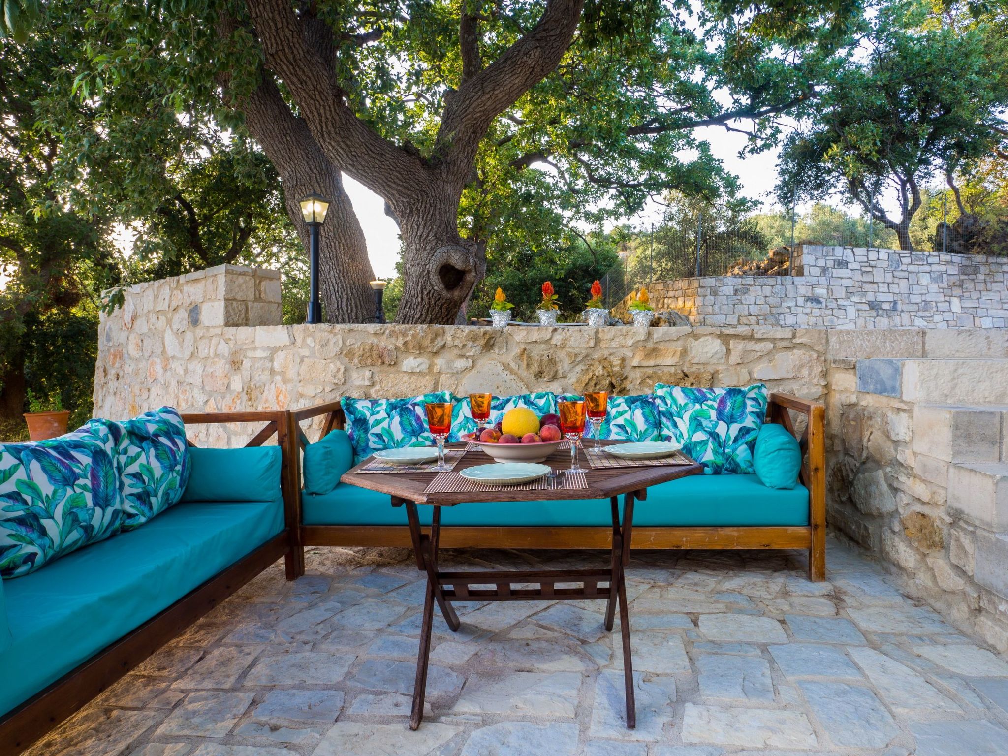 Villa aus Stein mit privatem Pool und BBQ-Bereich-Outside