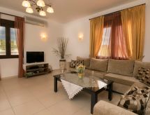 Familienvilla mit privatem Pool, Spielplatz und BBQ