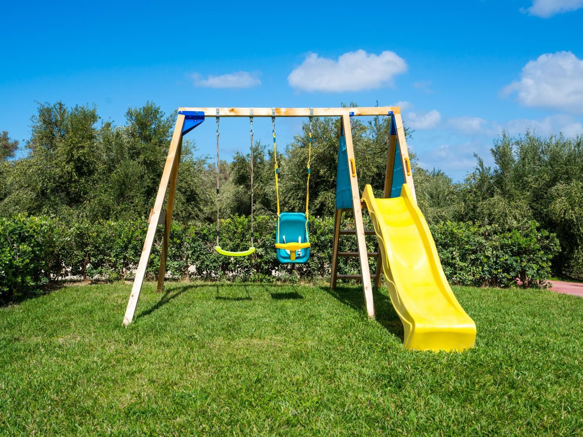 Familienvilla mit privatem Pool, Spielplatz und BBQ-Image-tags.info