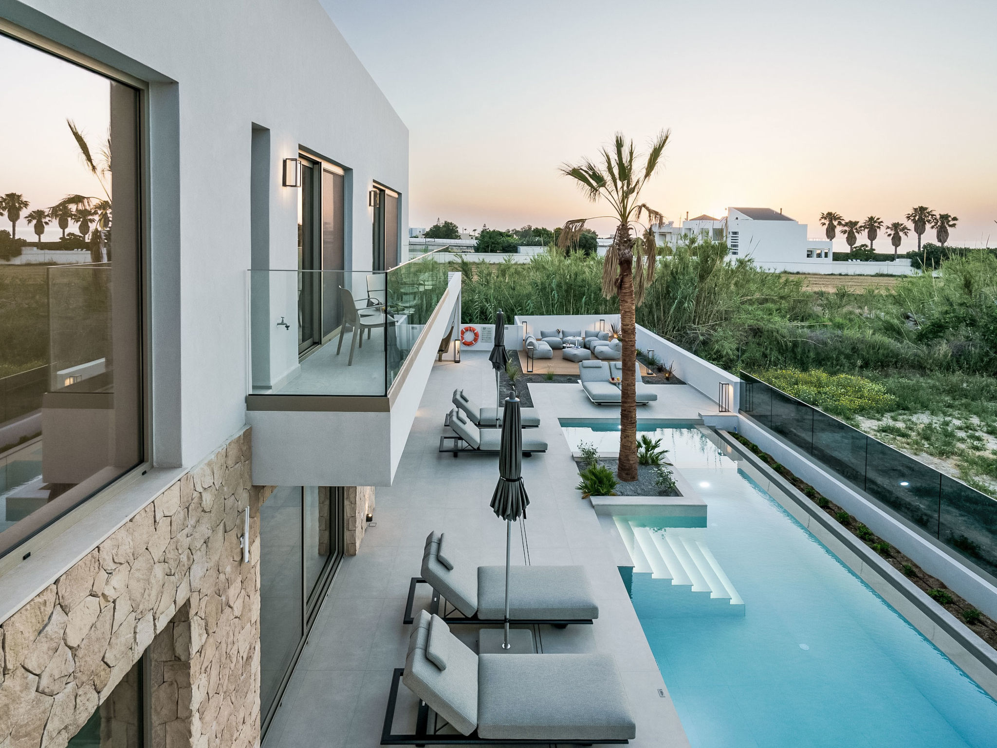 Villa am Strand, beheizter Pool, Playarea, Whirlpool - Dedans