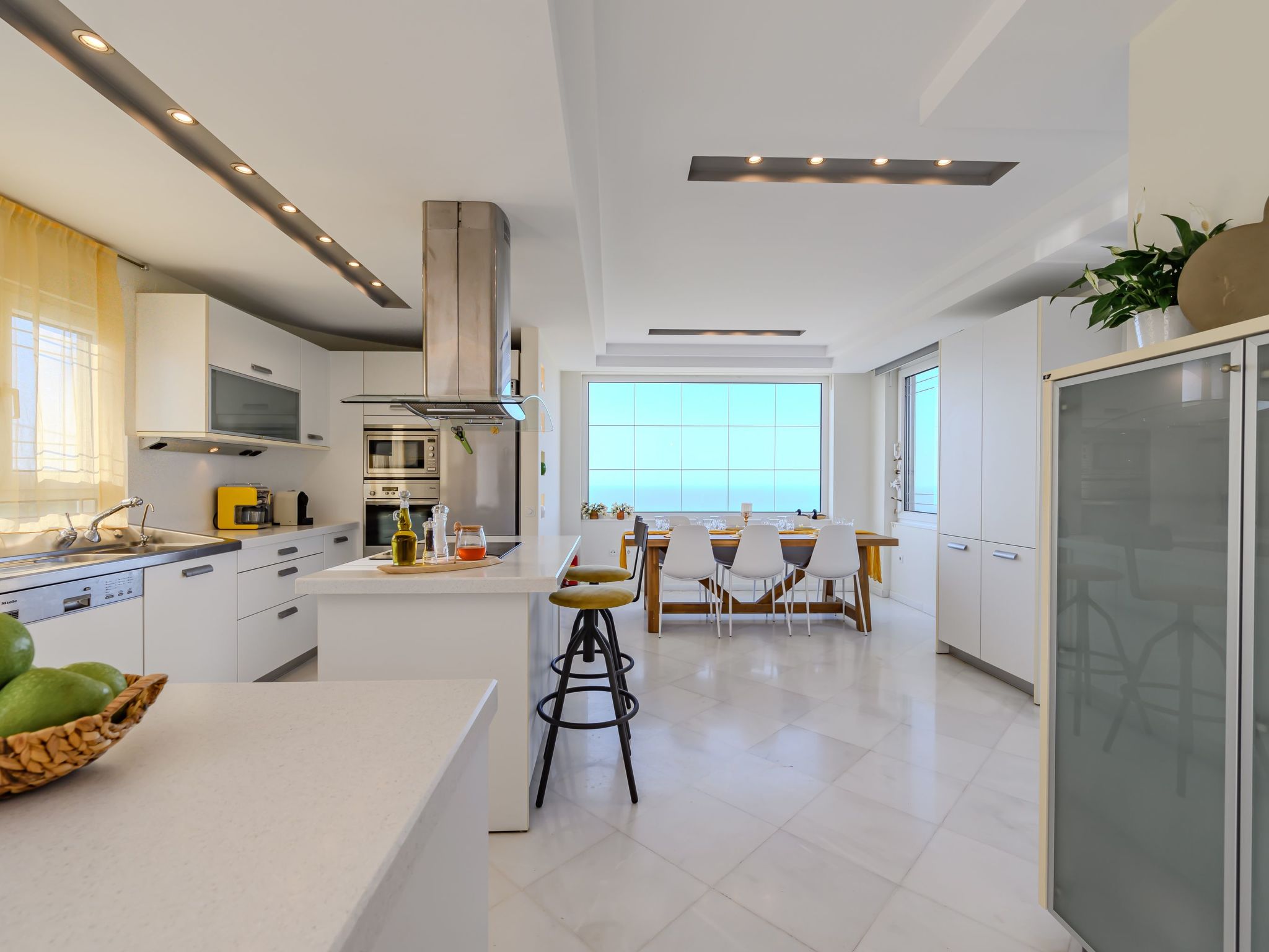 Villa mit Infinity-Pool und BBQ, Nähe zum Strand-Drinnen