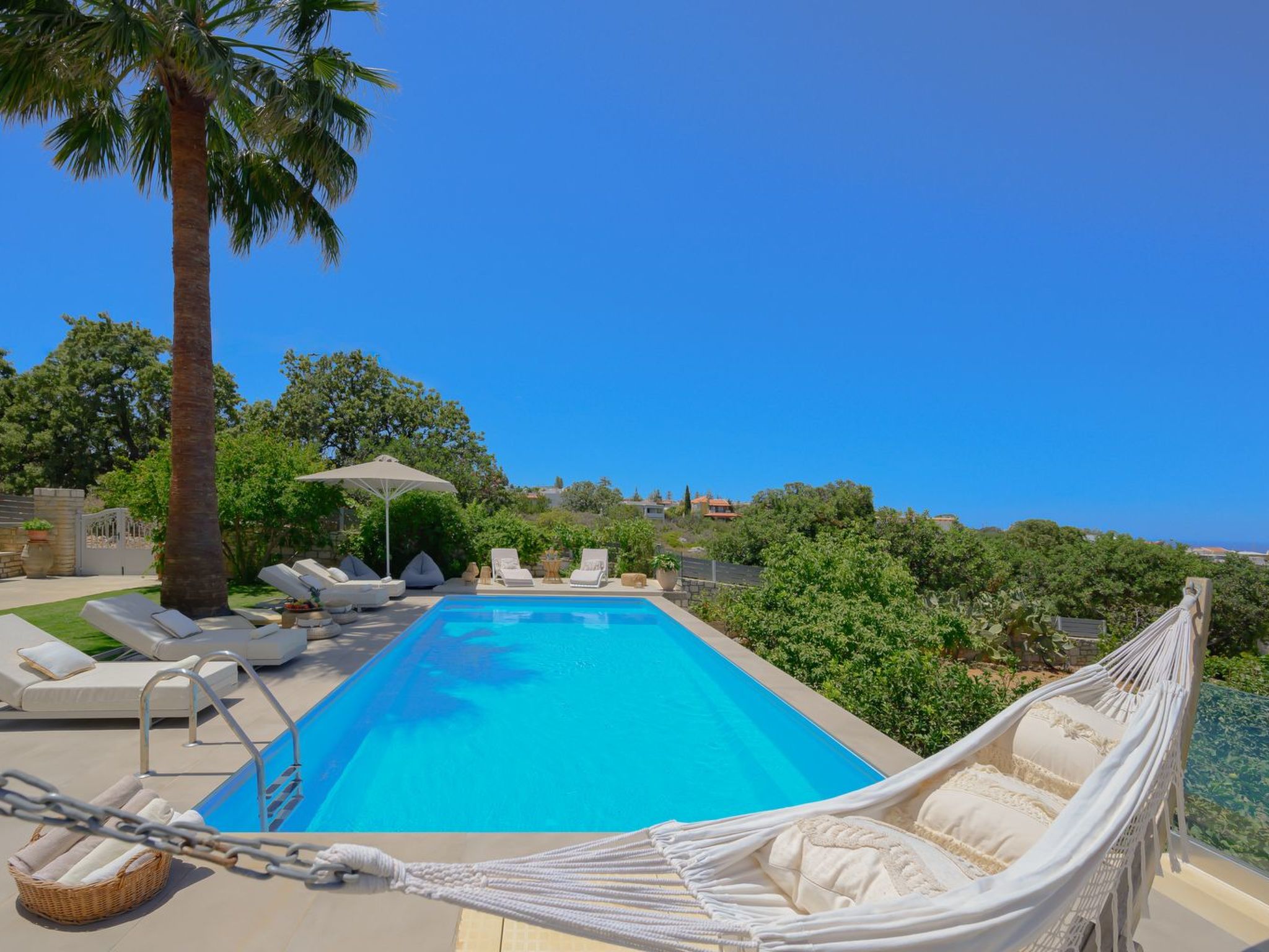 Villa mit Infinity-Pool und BBQ, Nähe zum Strand-Draußen