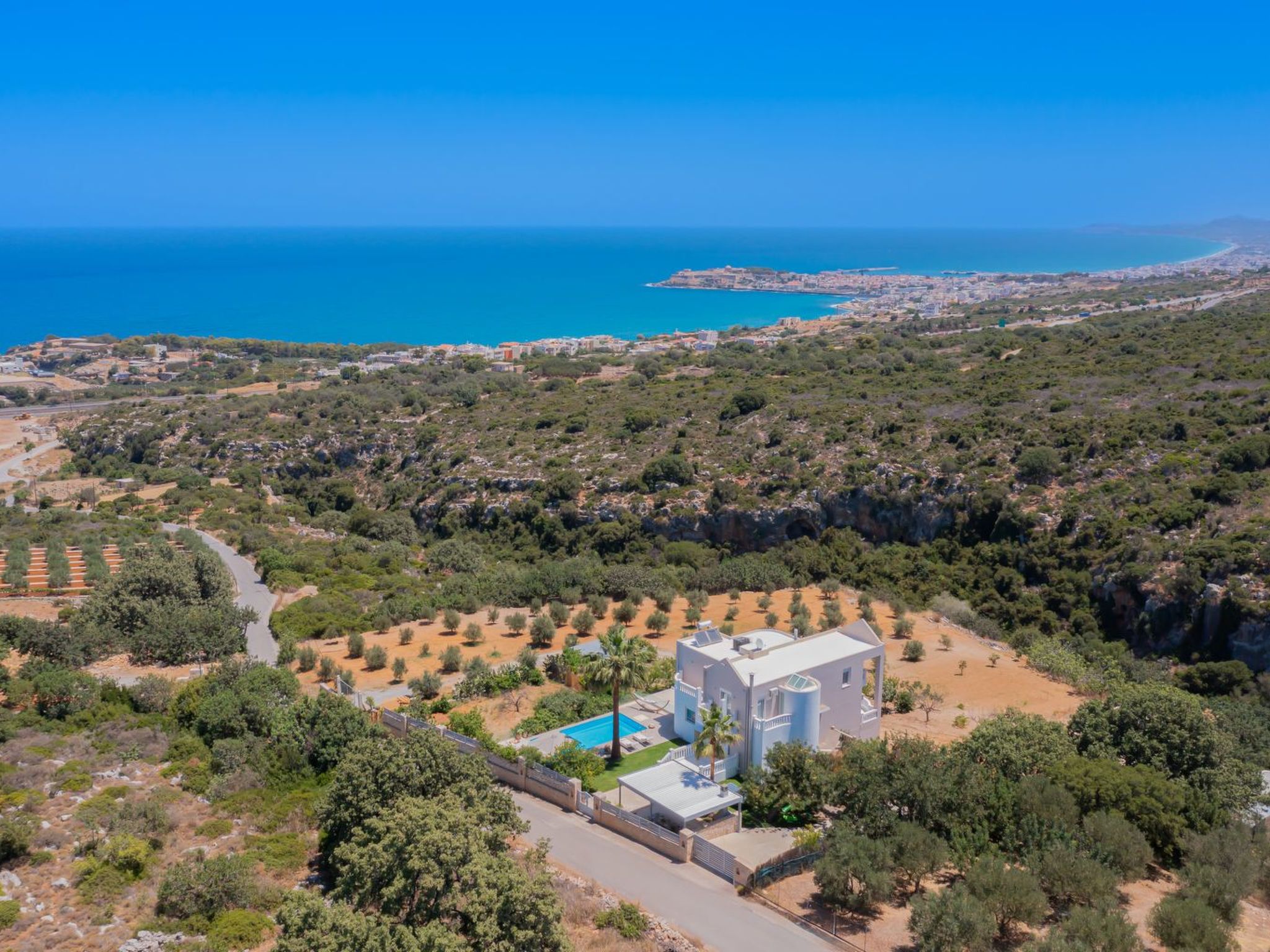 Villa mit Infinity-Pool und BBQ, Nähe zum Strand-Image-tags.info