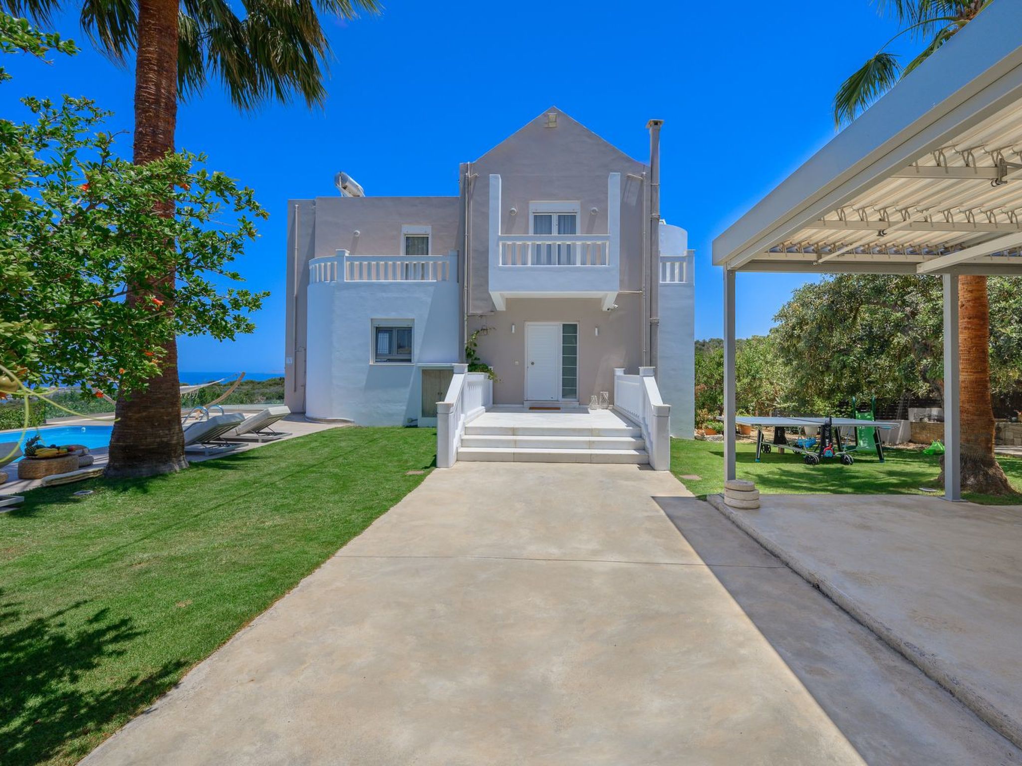 Villa mit Infinity-Pool und BBQ, Nähe zum Strand-Draußen